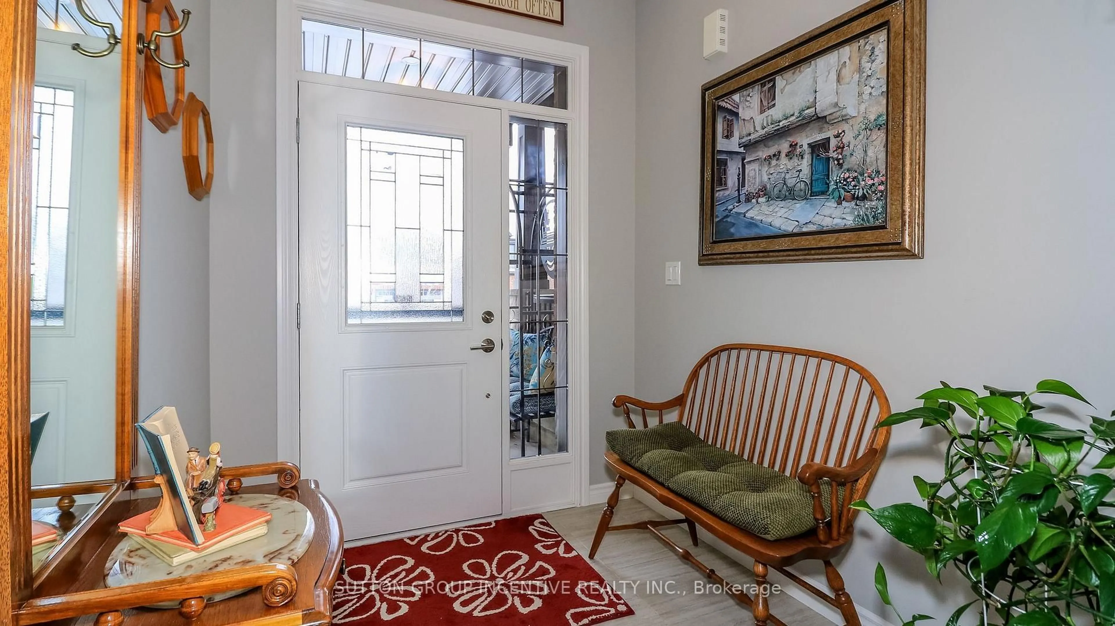 Indoor entryway for 1012 Wright Dr, Midland Ontario L4R 0E4