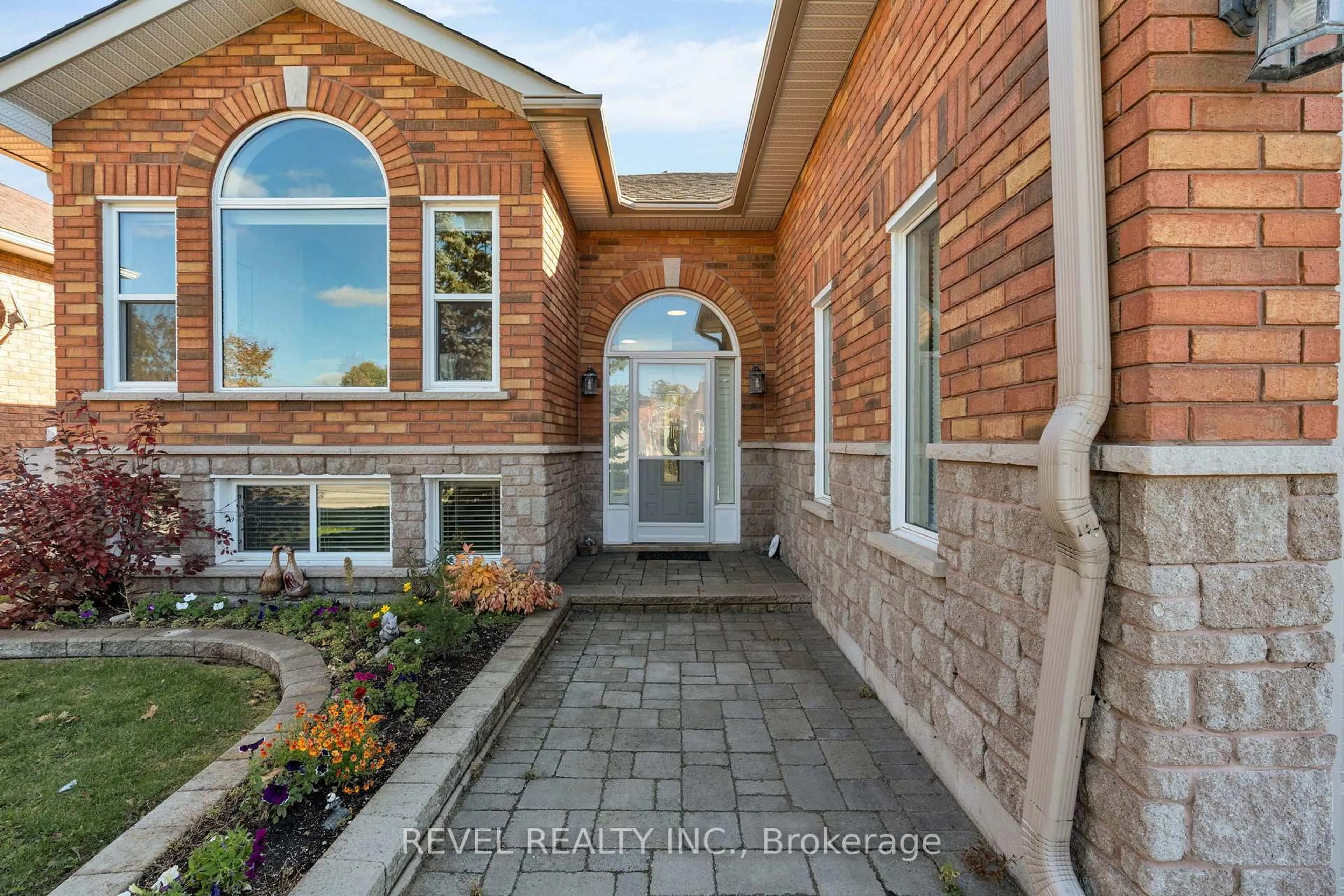 Home with brick exterior material, street for 77 Marsellus Dr, Barrie Ontario L4N 8R6