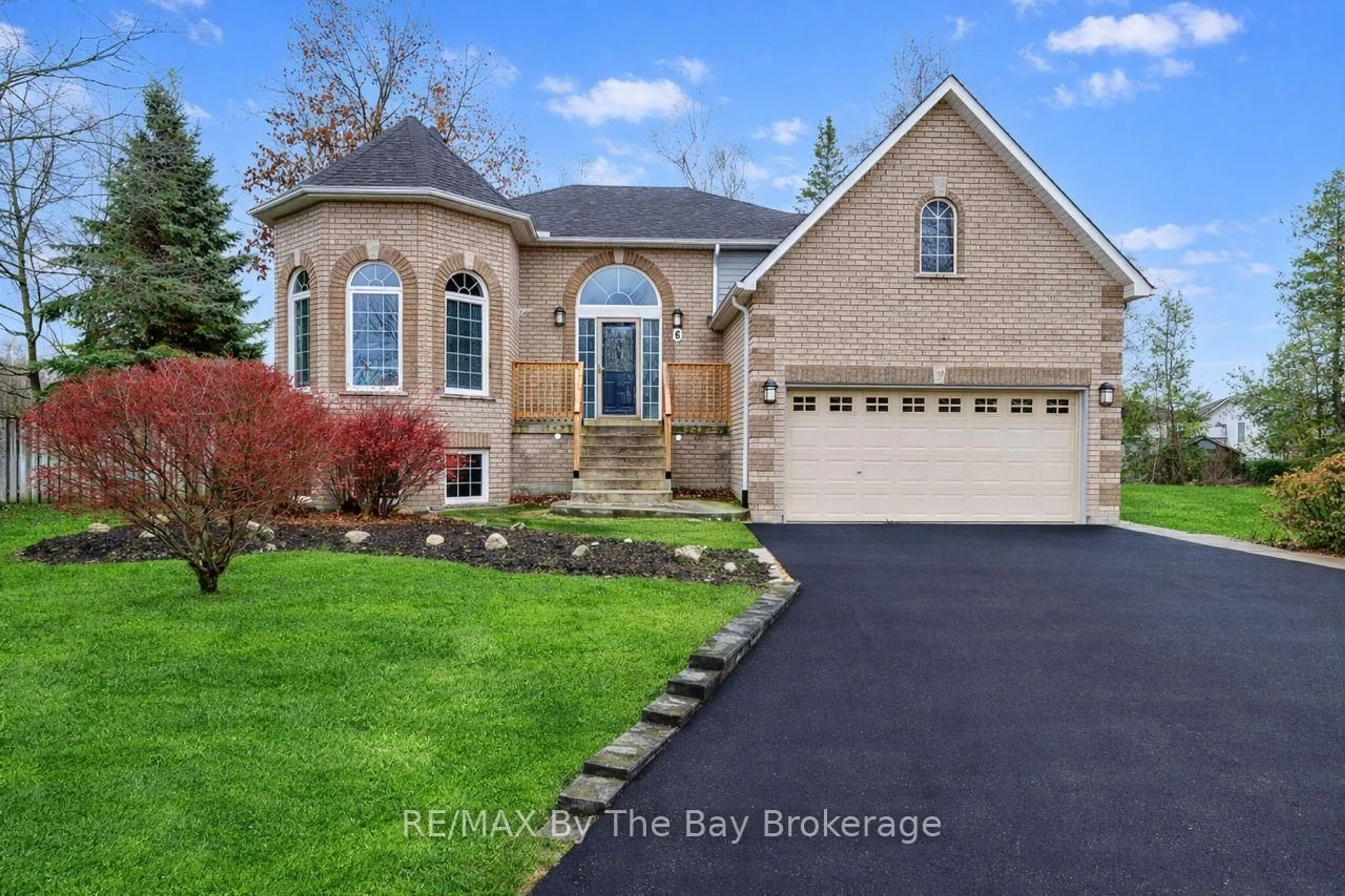 Home with brick exterior material, street for 6 Deerrun Pl, Wasaga Beach Ontario L9Z 1H8