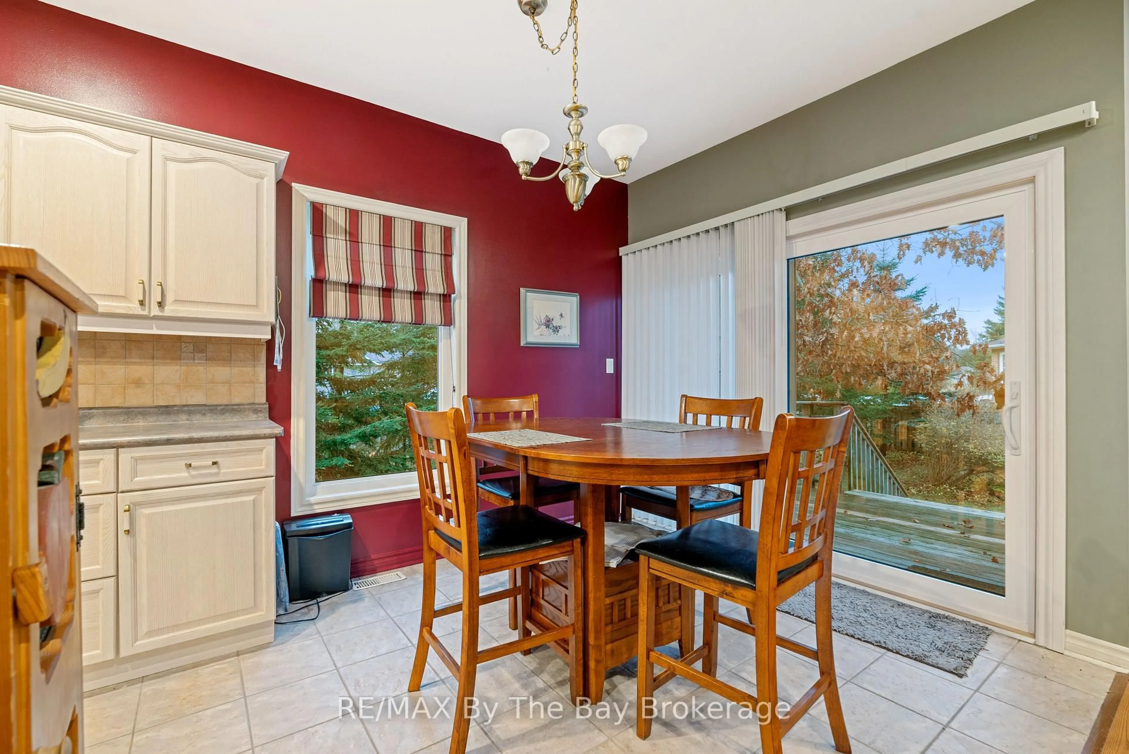 Dining room, unknown for 6 Deerrun Pl, Wasaga Beach Ontario L9Z 1H8