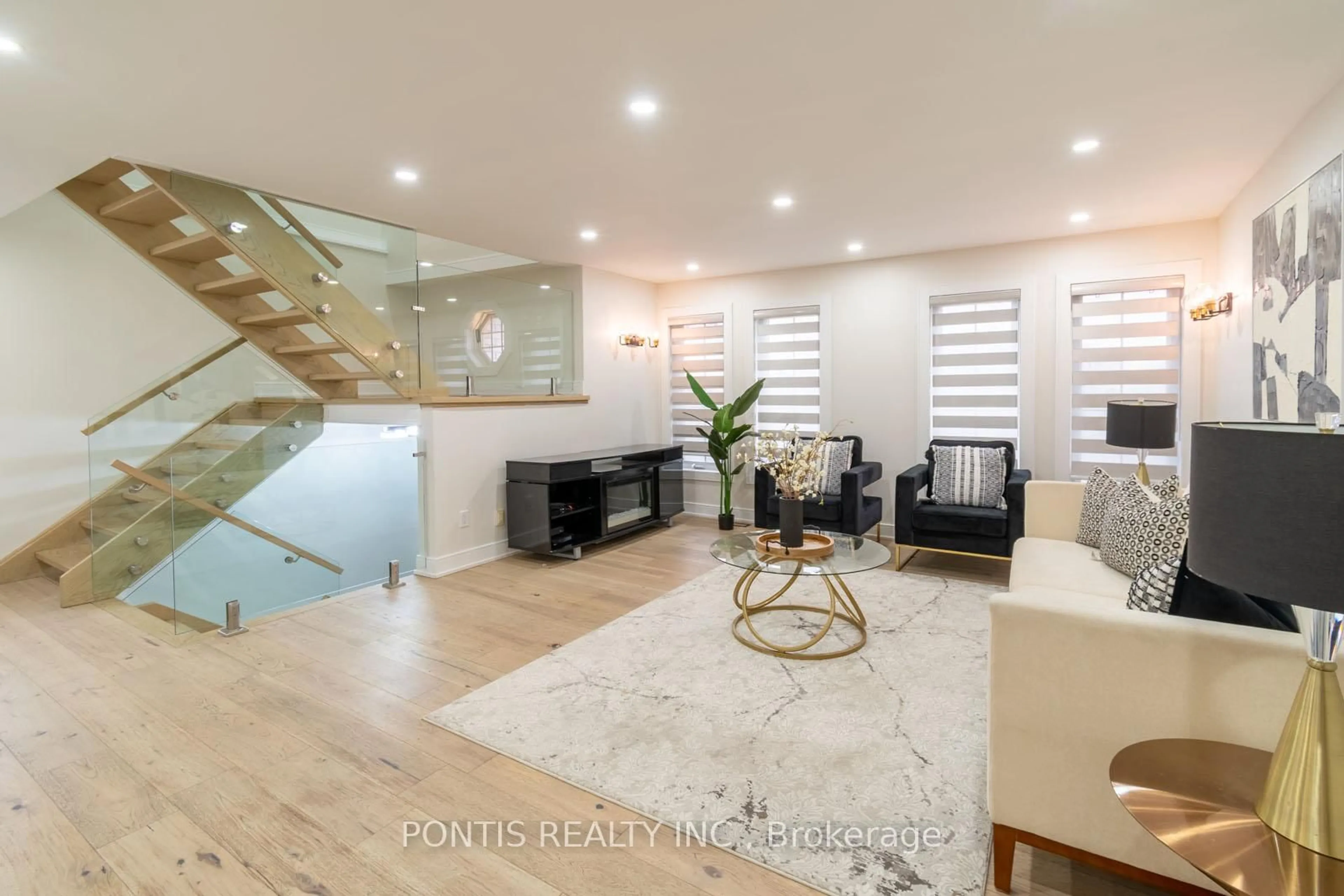 Unknown for 38 Kempenfelt Dr, Barrie Ontario L4M 1B9