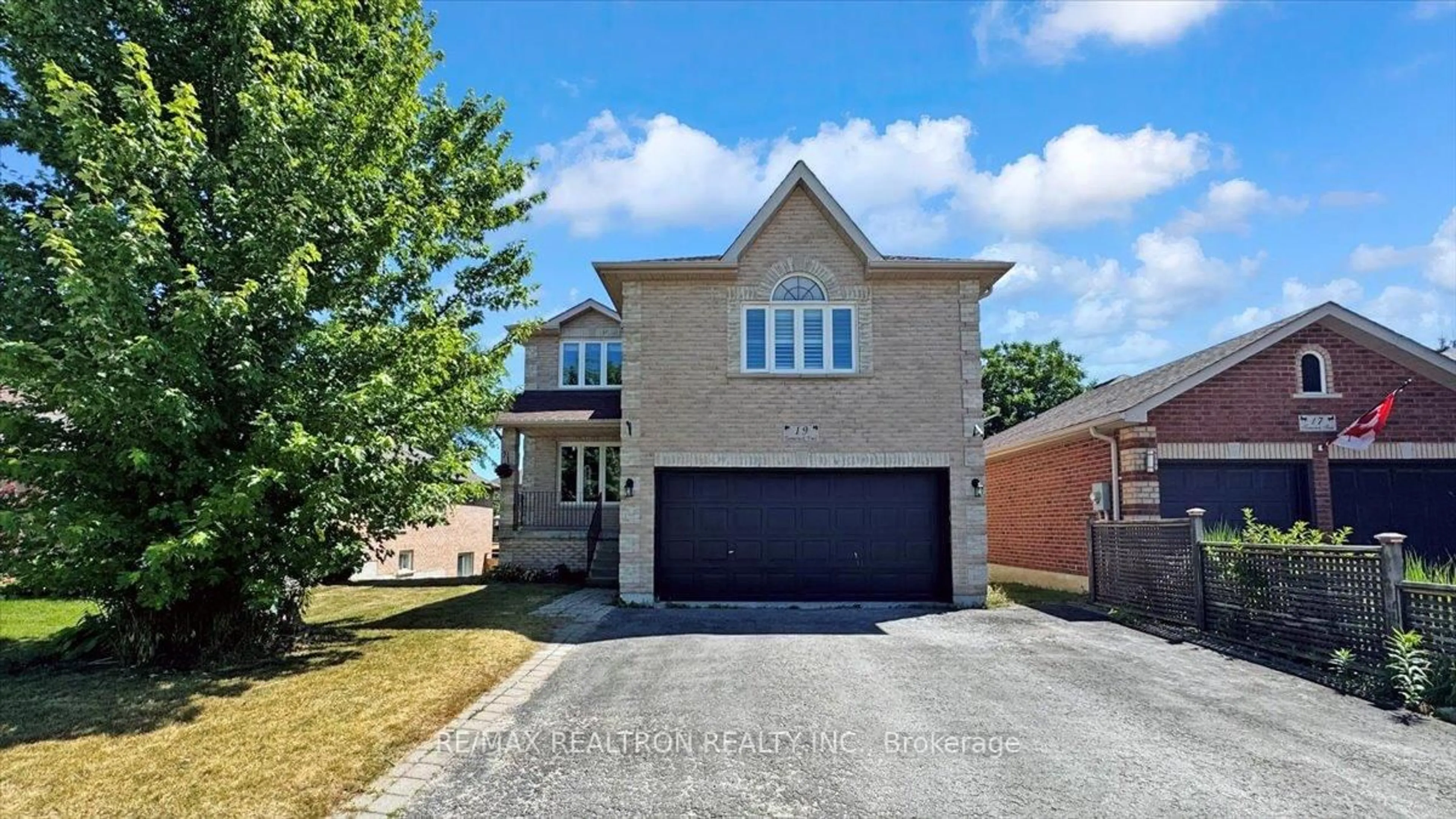 Home with brick exterior material, street for 19 Tamarack Tr, Barrie Ontario L4N 9S1