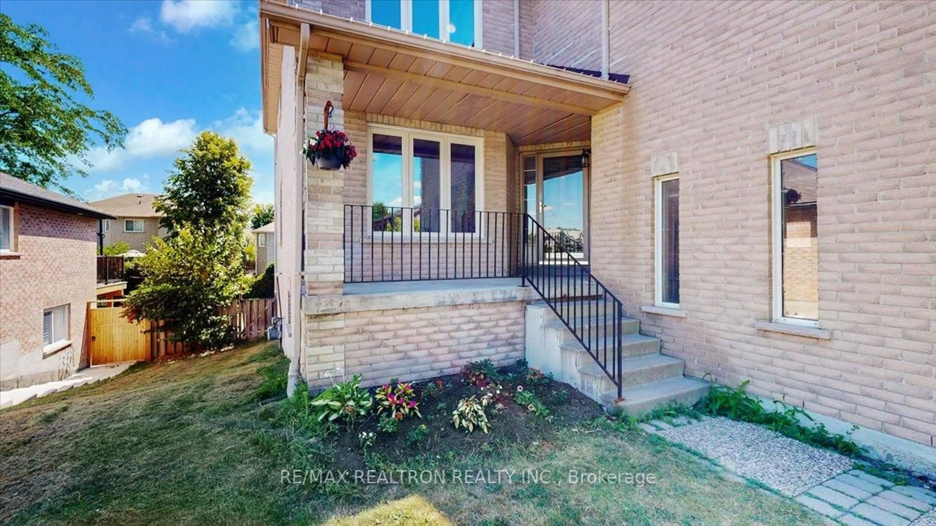 Home with brick exterior material, street for 19 Tamarack Tr, Barrie Ontario L4N 9S1