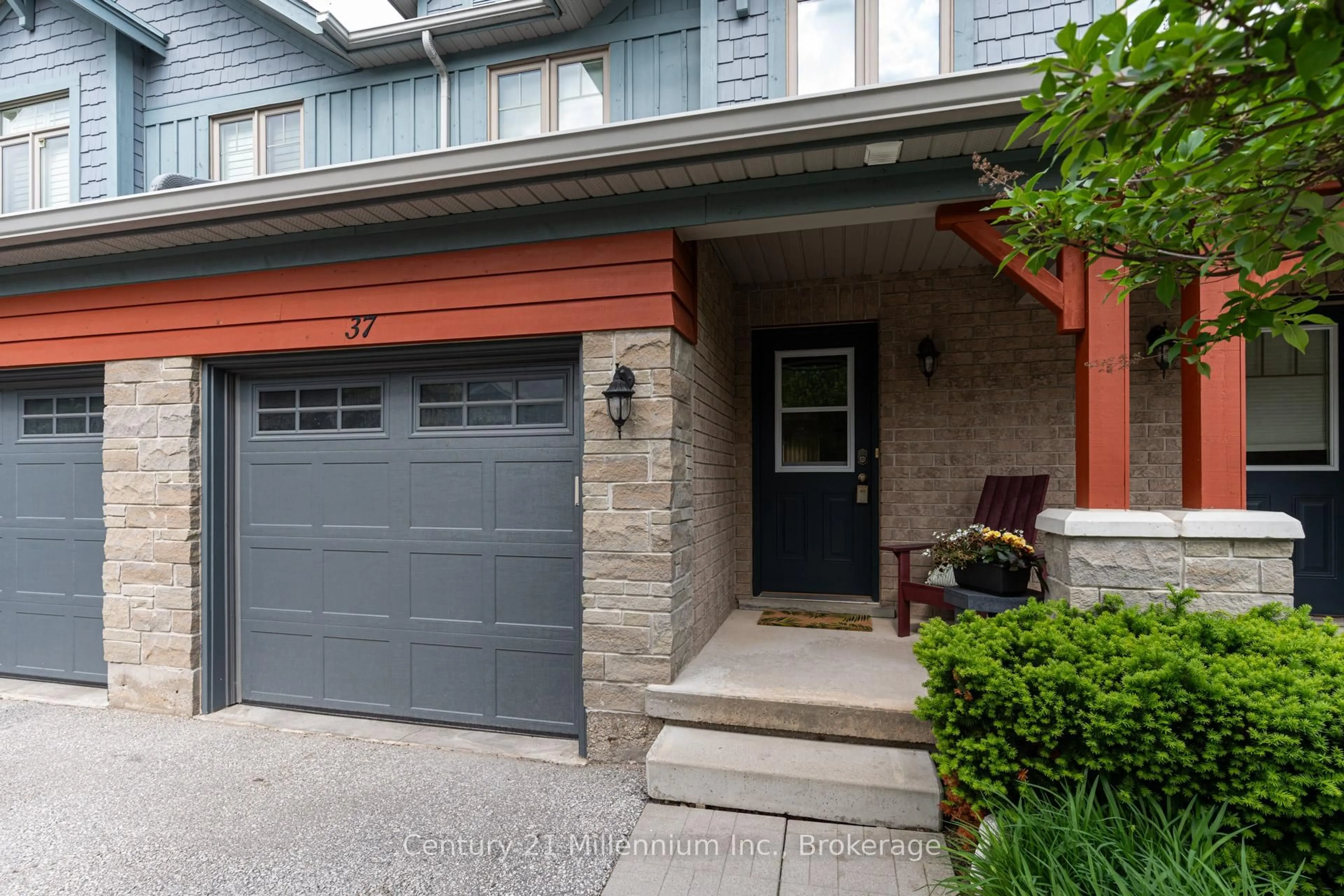 Home with brick exterior material, street for 37-37 Silver Glen Blvd #37, Collingwood Ontario L9Y 0G9
