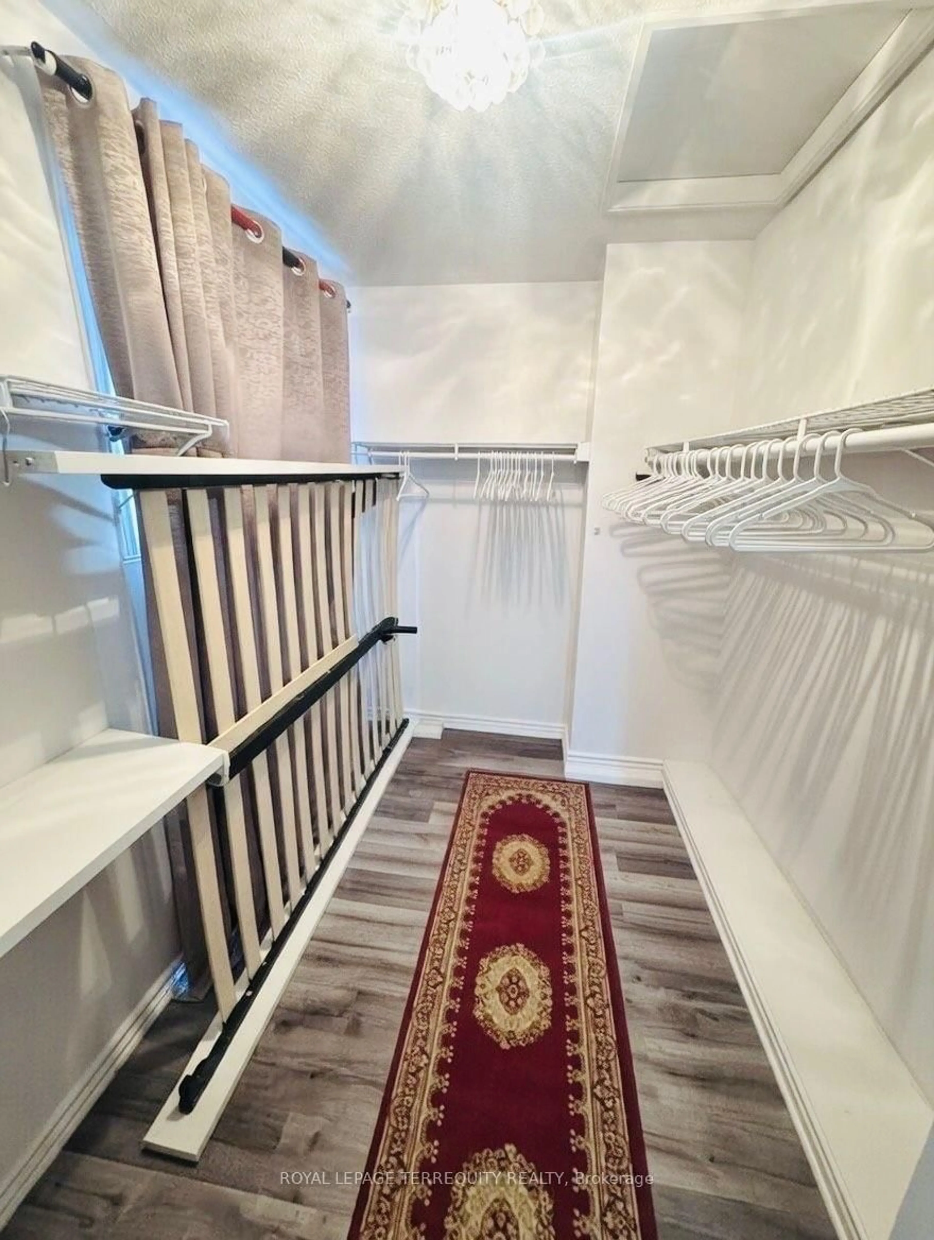 Storage room or clothes room or walk-in closet for 25 Jagges Dr, Barrie Ontario L4N 0W9