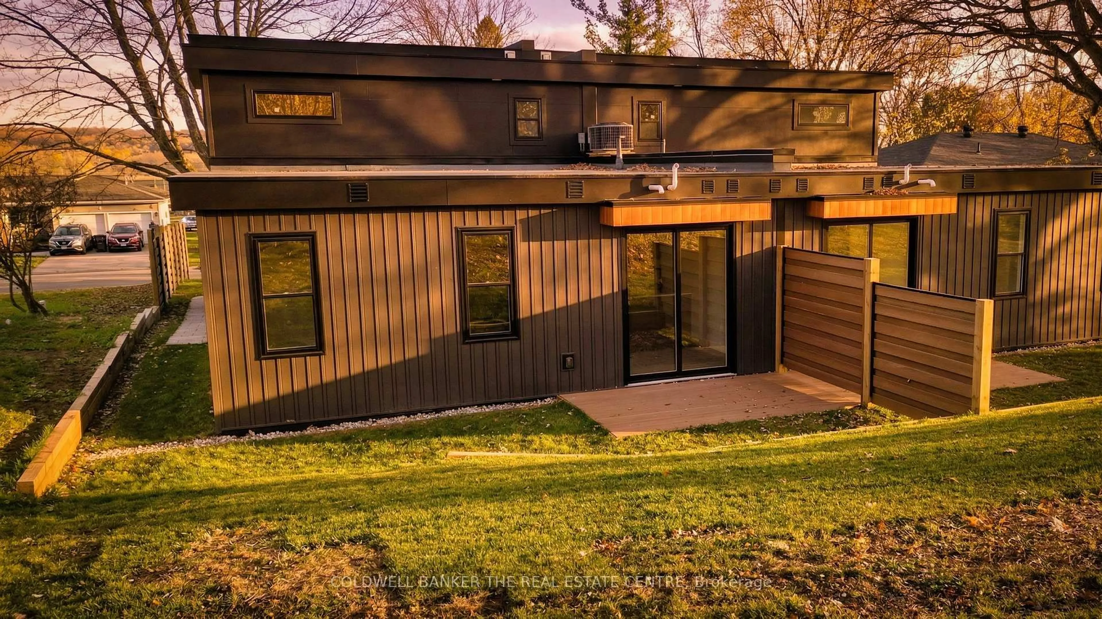 Home with vinyl exterior material, building for 62 Gray St, Severn Ontario L0K 1E0