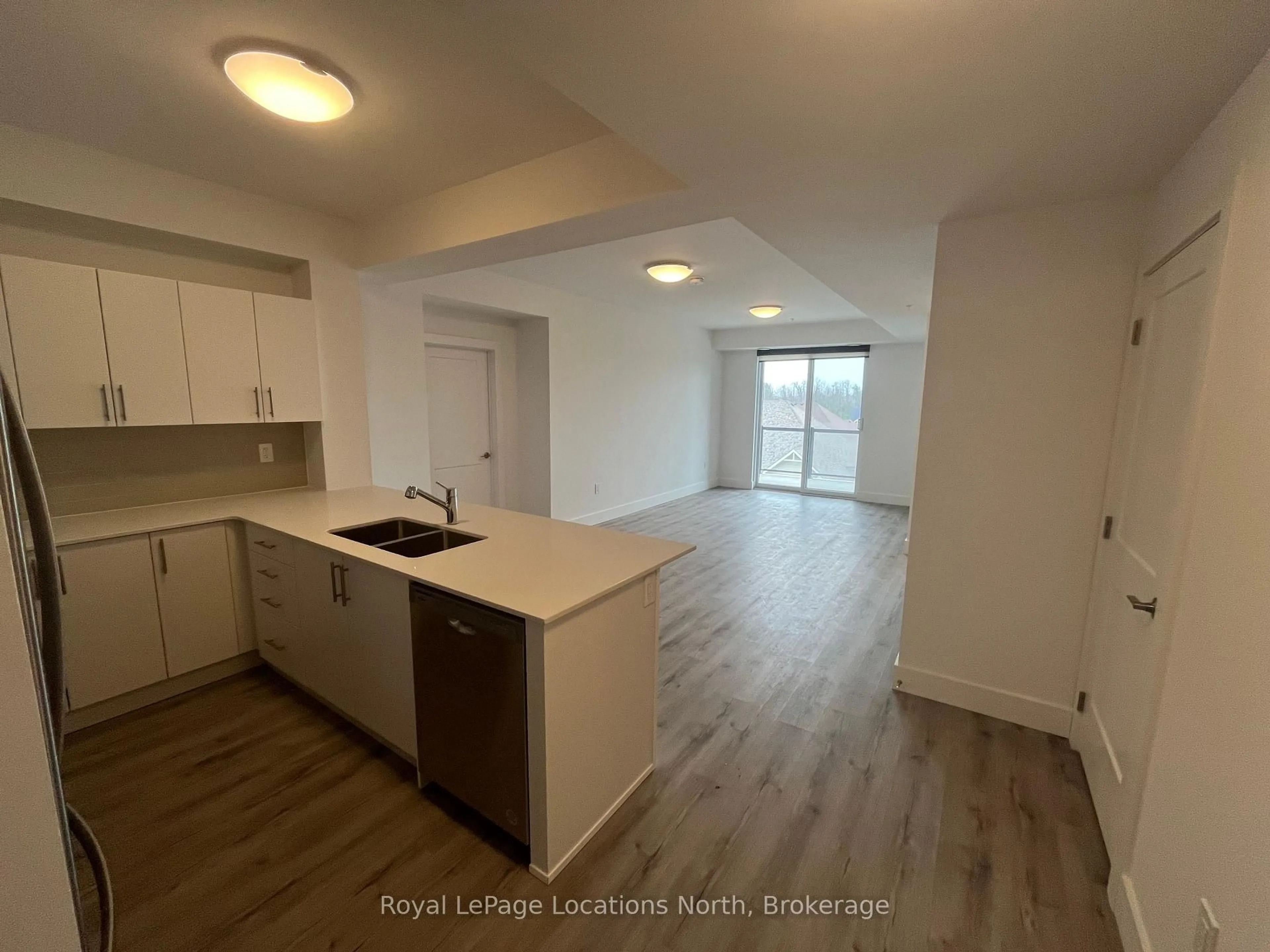 Standard kitchen, unknown for 4 Kimberly Lane #309, Collingwood Ontario L9Y 5B4