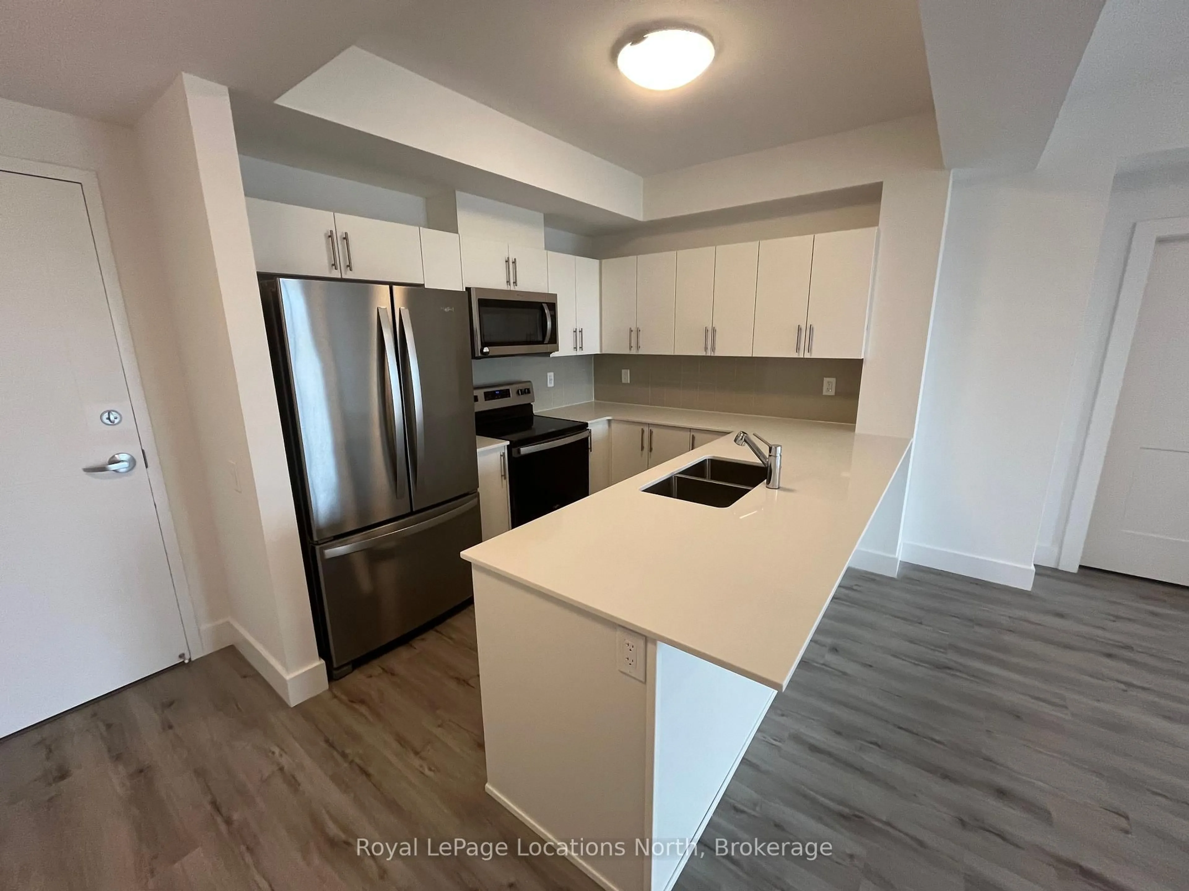 Open concept kitchen, unknown for 4 Kimberly Lane #309, Collingwood Ontario L9Y 5B4