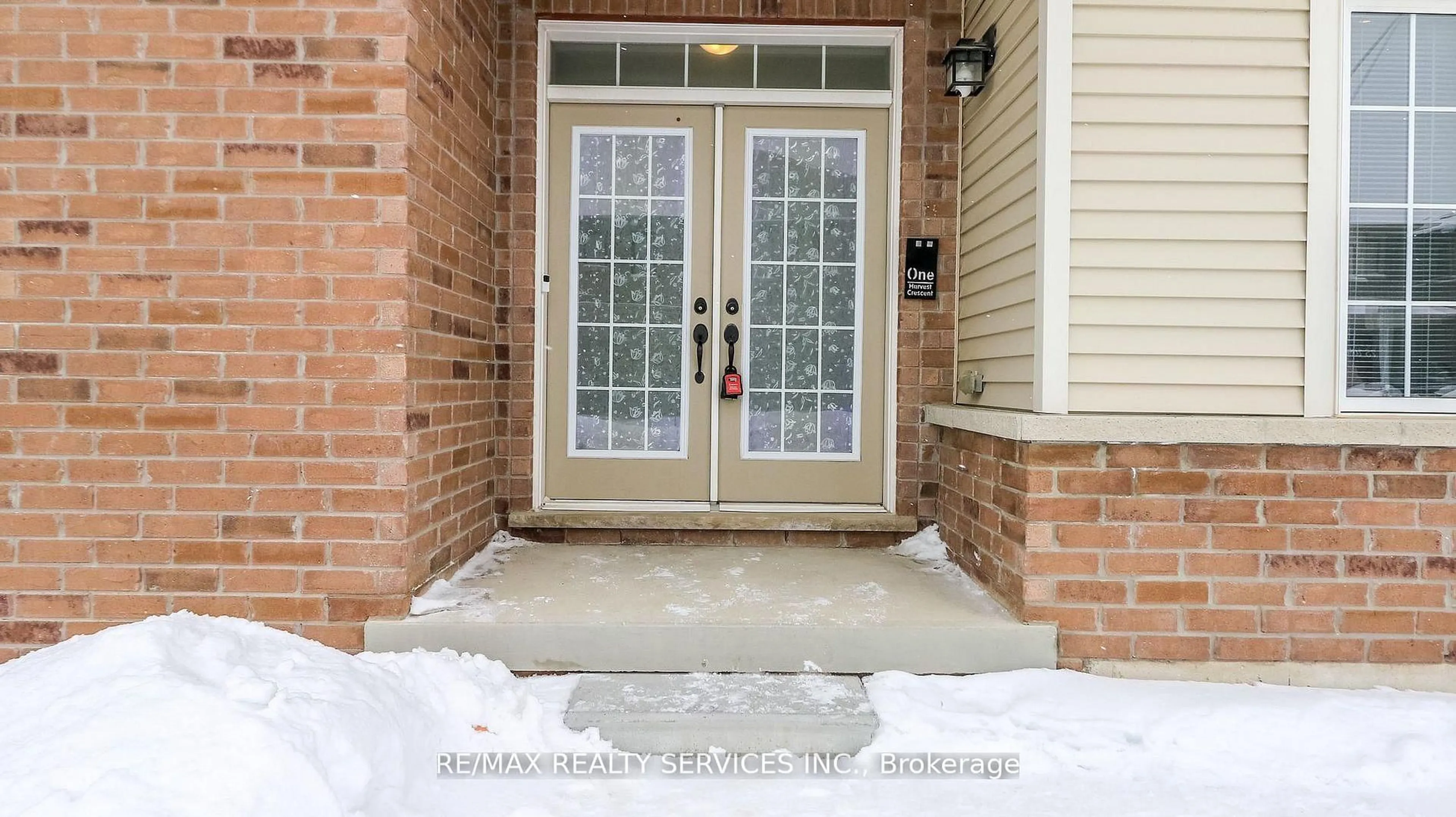 Indoor entryway for 1 Harvest Cres, Barrie Ontario L9J 0T3