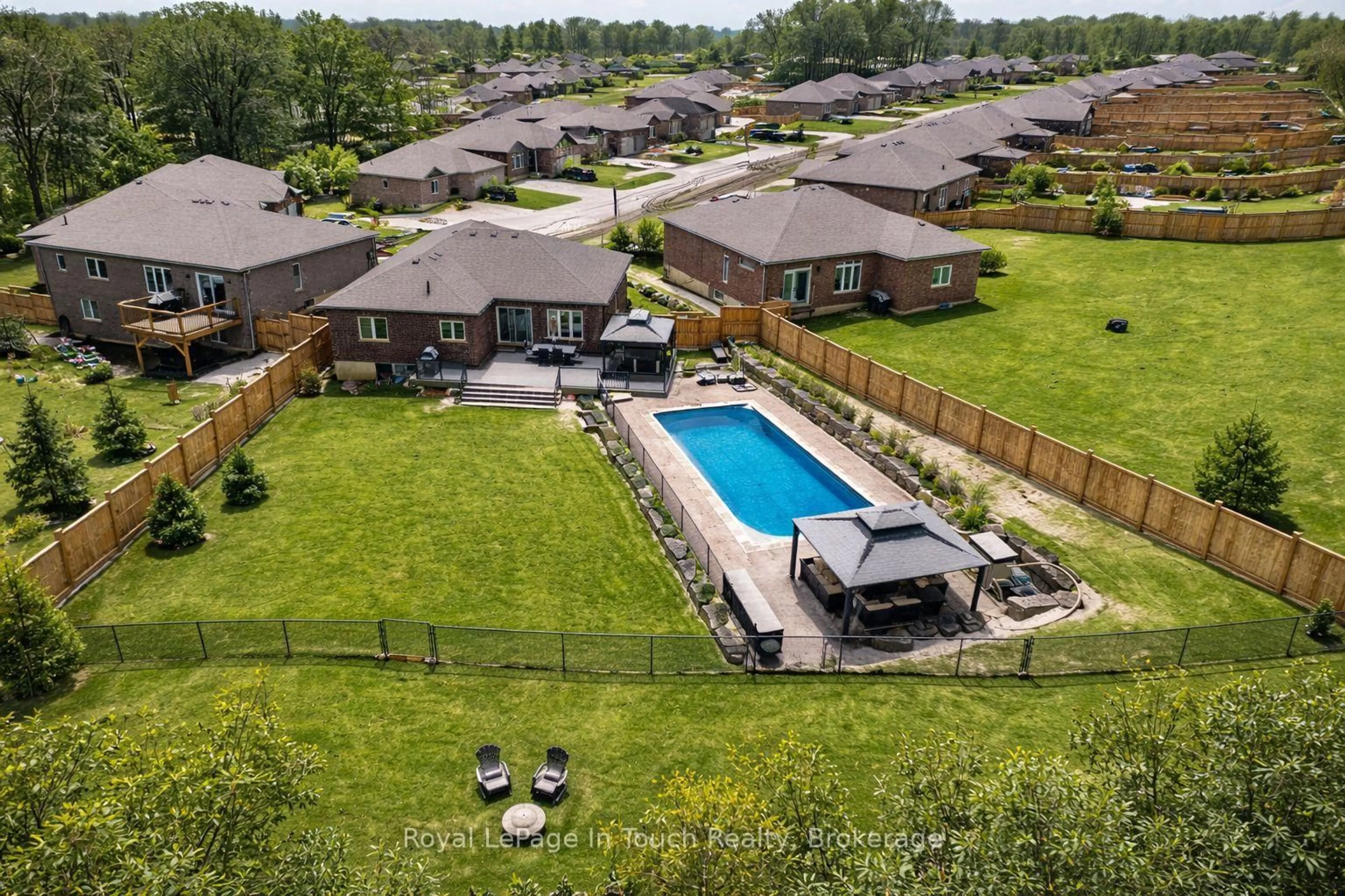 A pic from outside/outdoor area/front of a property/back of a property/a pic from drone, water/lake/river/ocean view for 55 Hunter Ave, Tay Ontario L0K 2A0