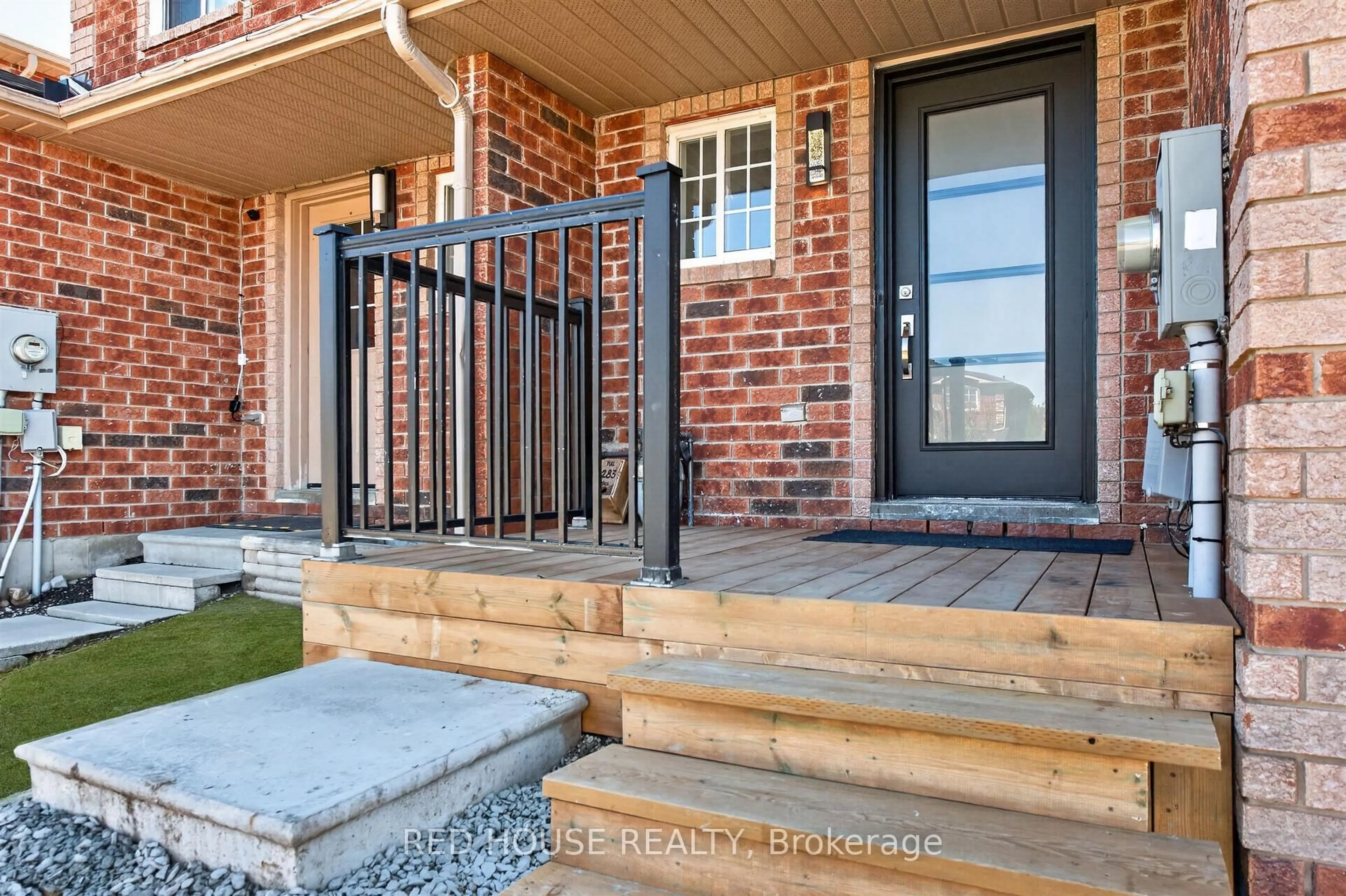 Home with brick exterior material, street for 283 Dunsmore Lane, Barrie Ontario L4M 7A7