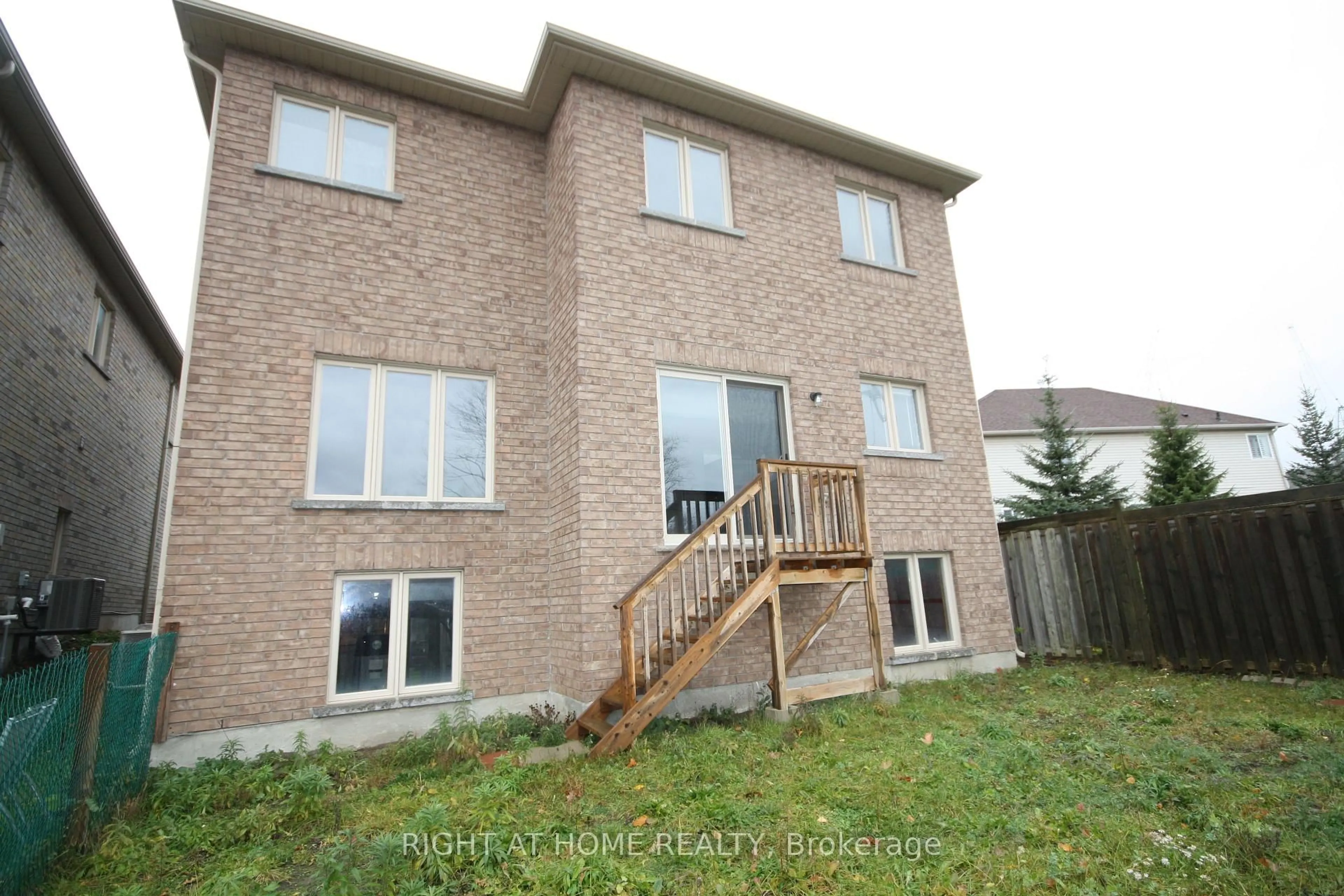 Home with brick exterior material, building for 66 White Cres, Barrie Ontario L4N 5Z9