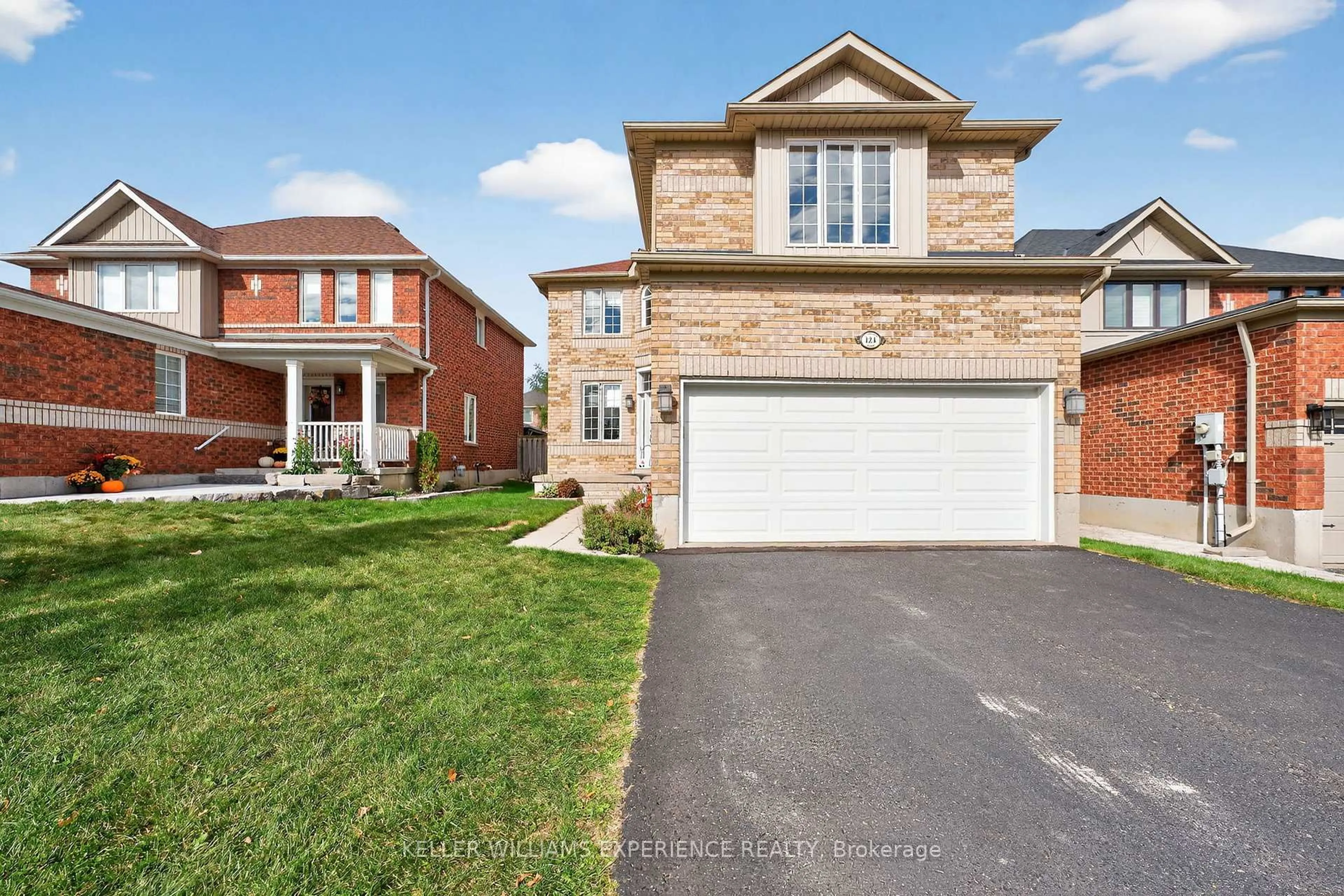 Home with brick exterior material, street for 124 Tunbridge Rd, Barrie Ontario L4M 6T1