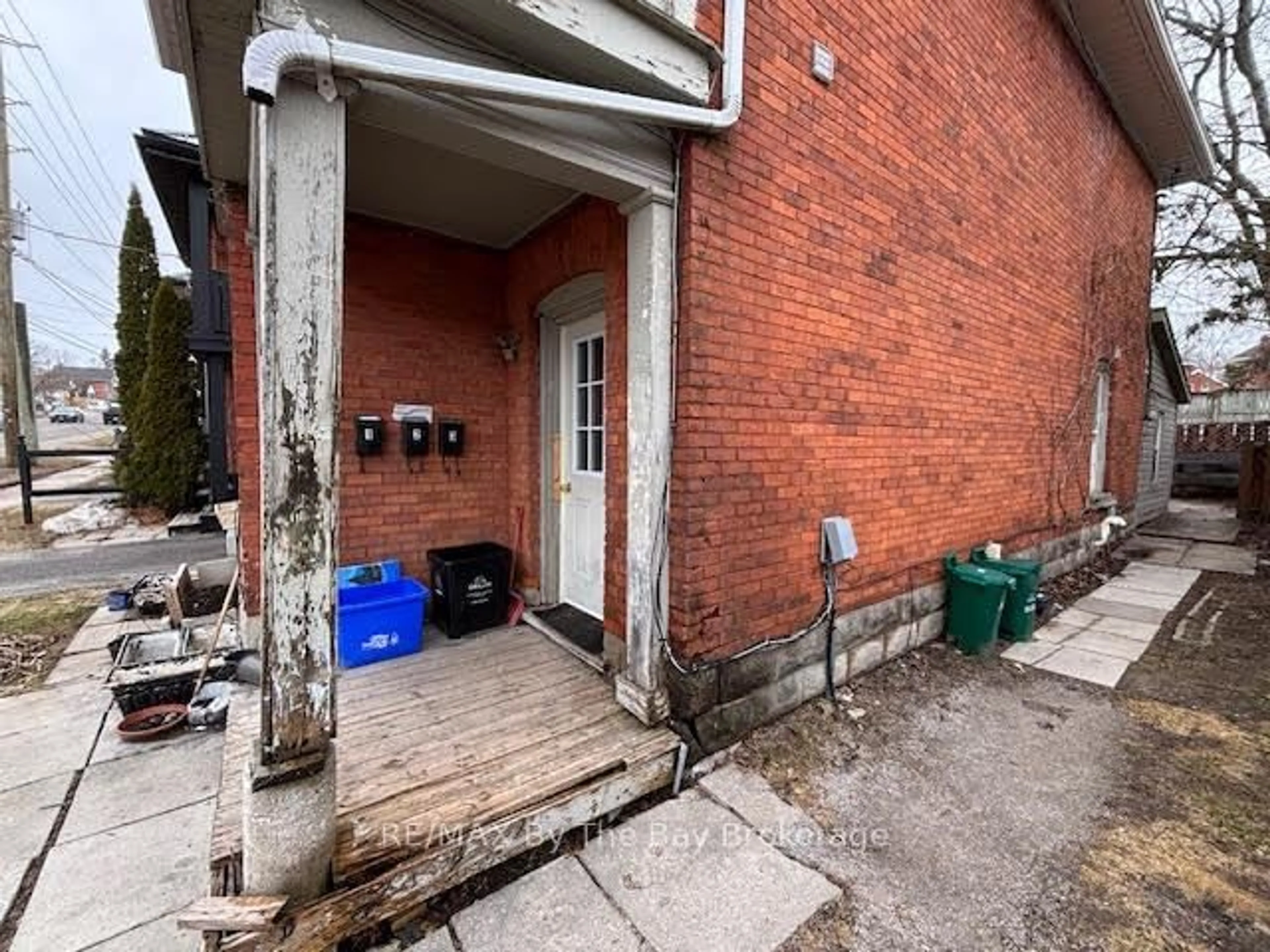 Unknown for 176 Mississaga St, Orillia Ontario L3V 3B5