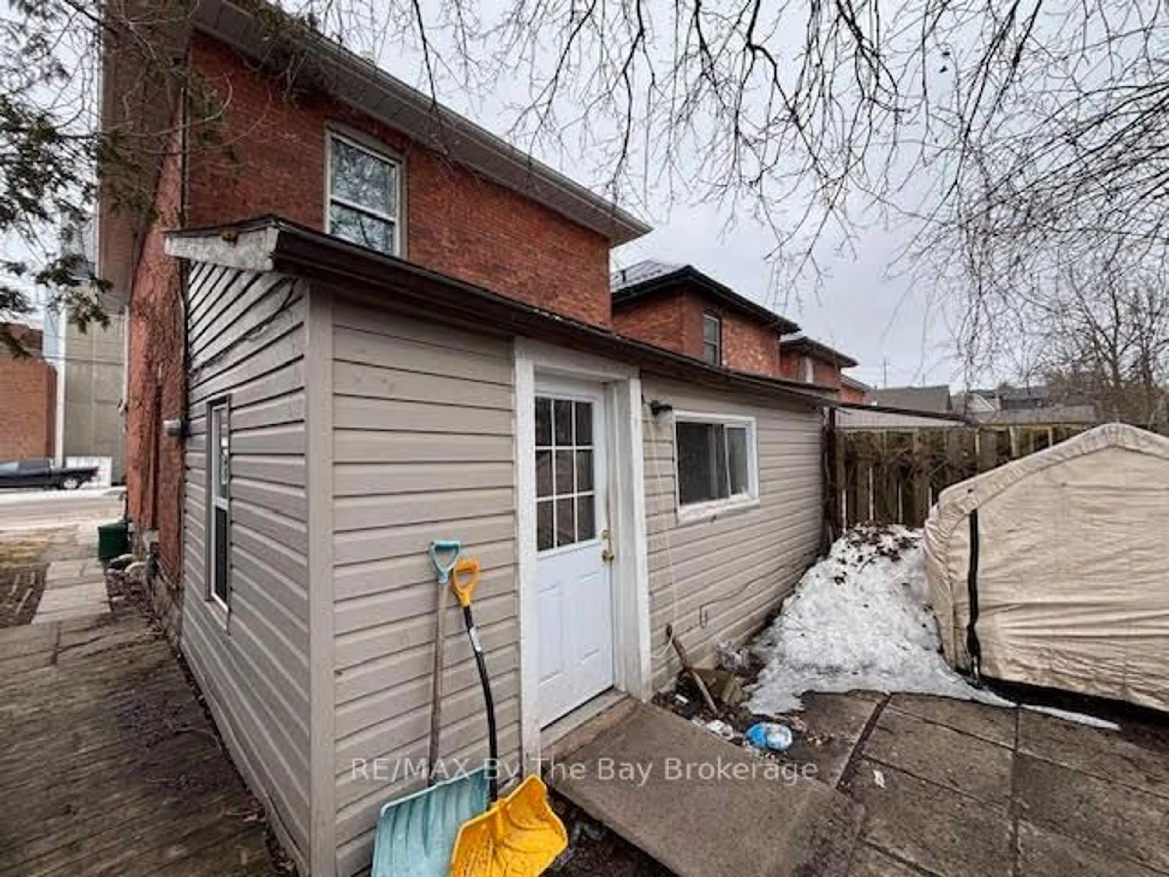 Unknown for 176 Mississaga St, Orillia Ontario L3V 3B5