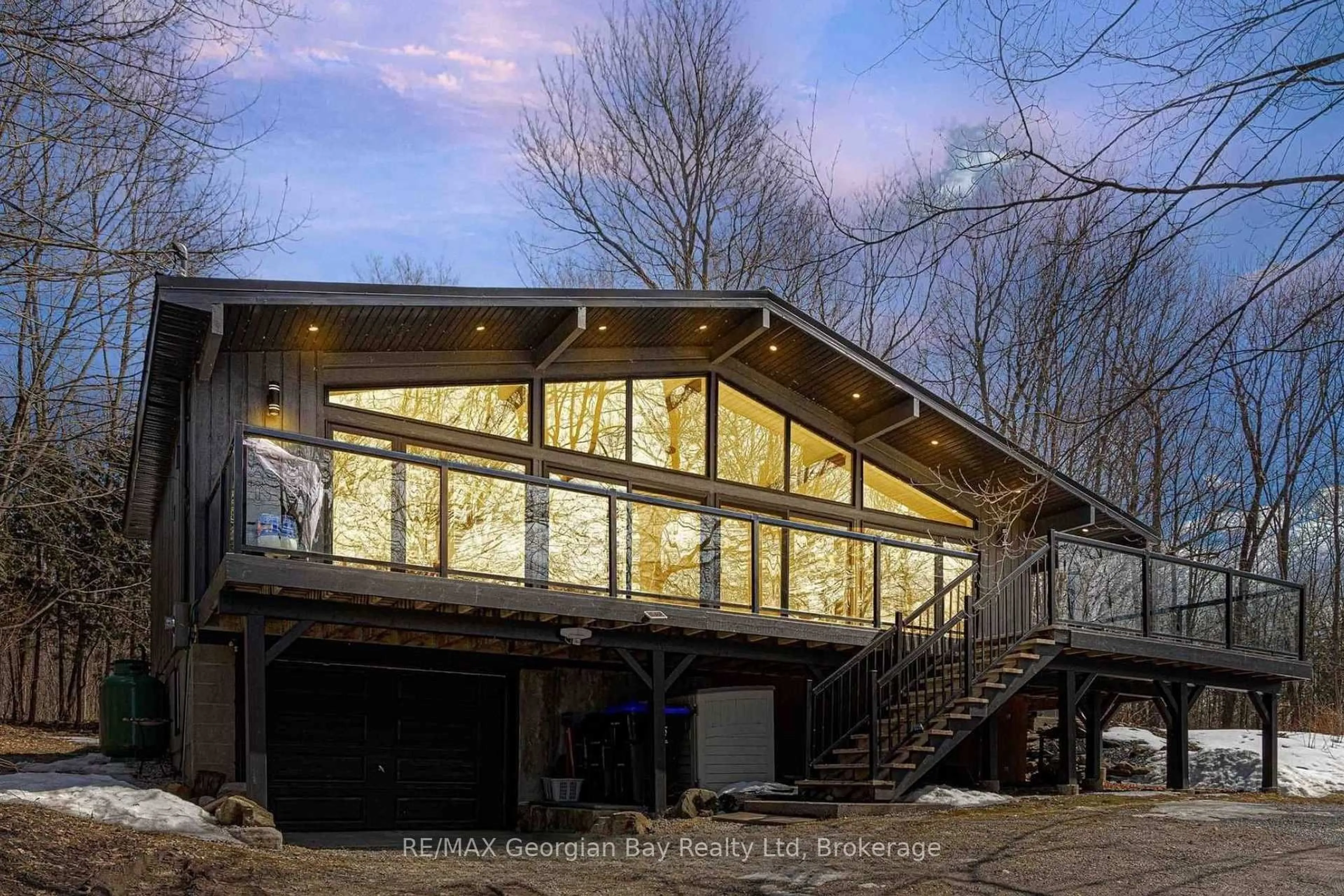 Unknown for 1745 Twin Oaks Cres, Severn Ontario L0K 1E0