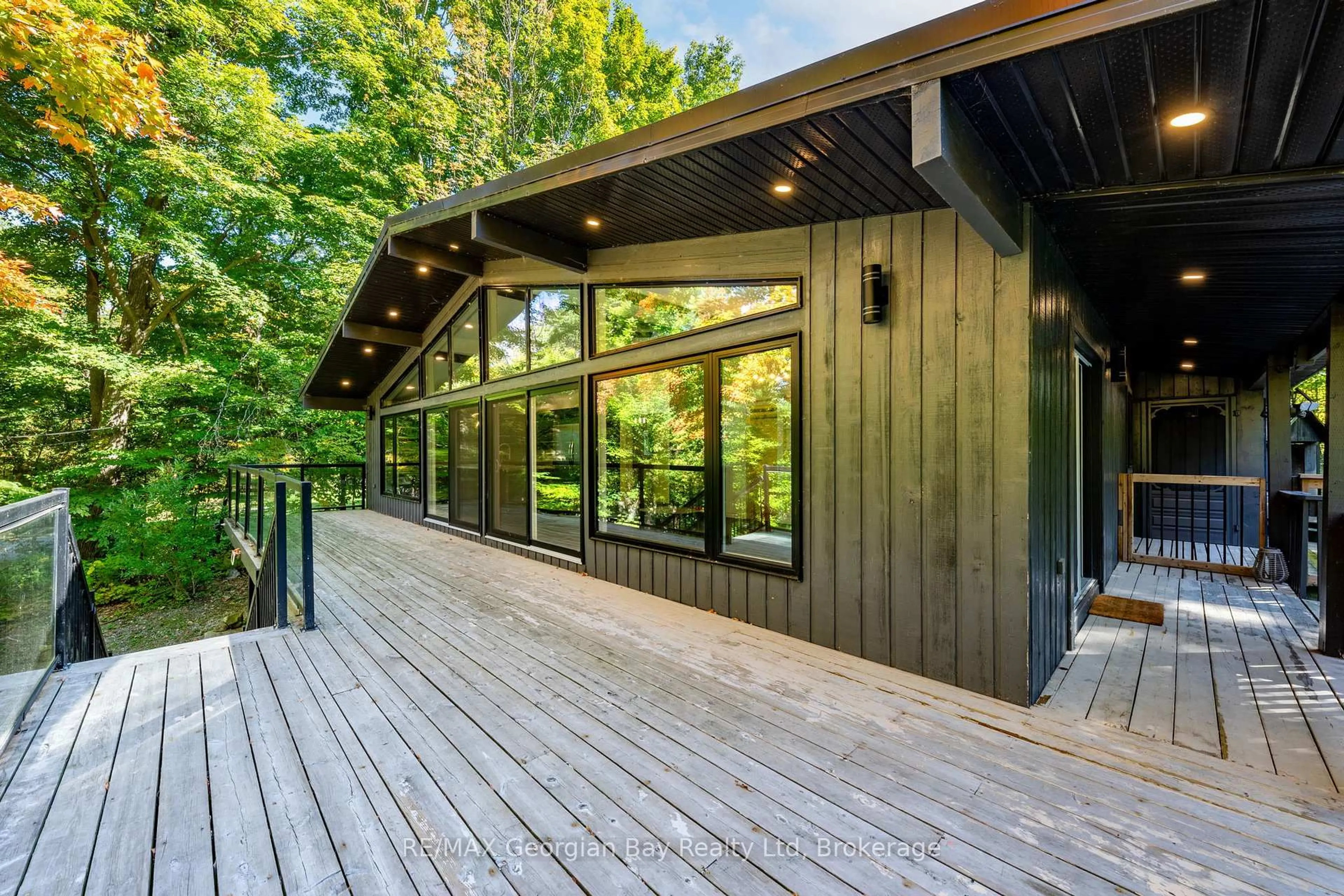 Unknown for 1745 Twin Oaks Cres, Severn Ontario L0K 1E0