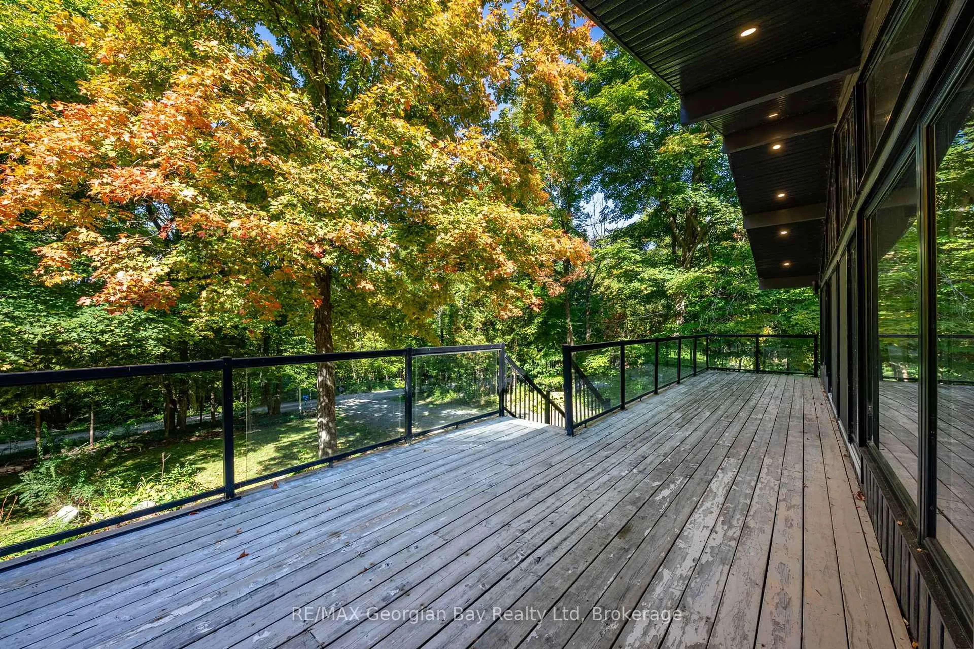 Patio, forest/trees view for 1745 Twin Oaks Cres, Severn Ontario L0K 1E0