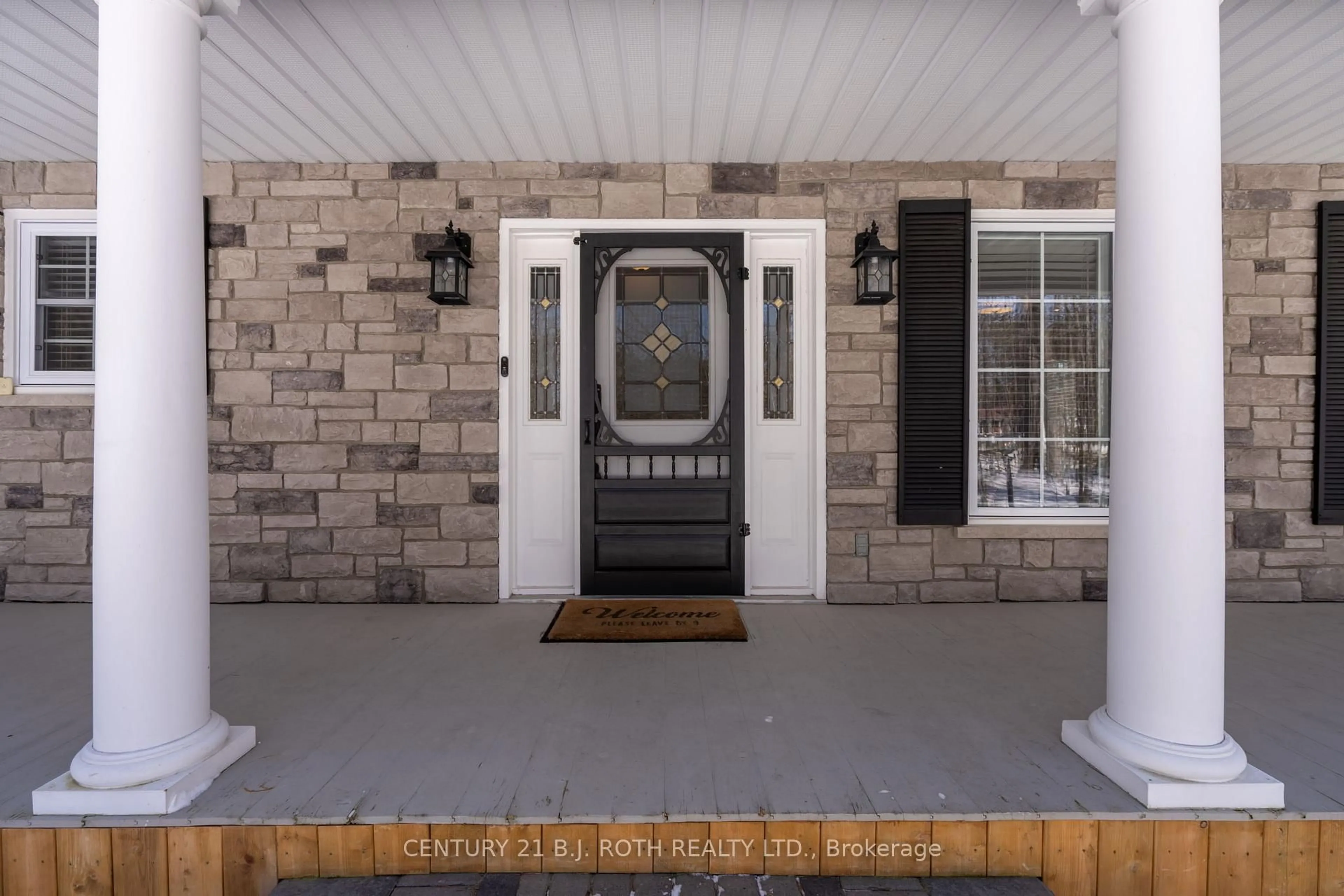 Indoor entryway for 1897 Marchmont Rd, Severn Ontario L3V 6H2