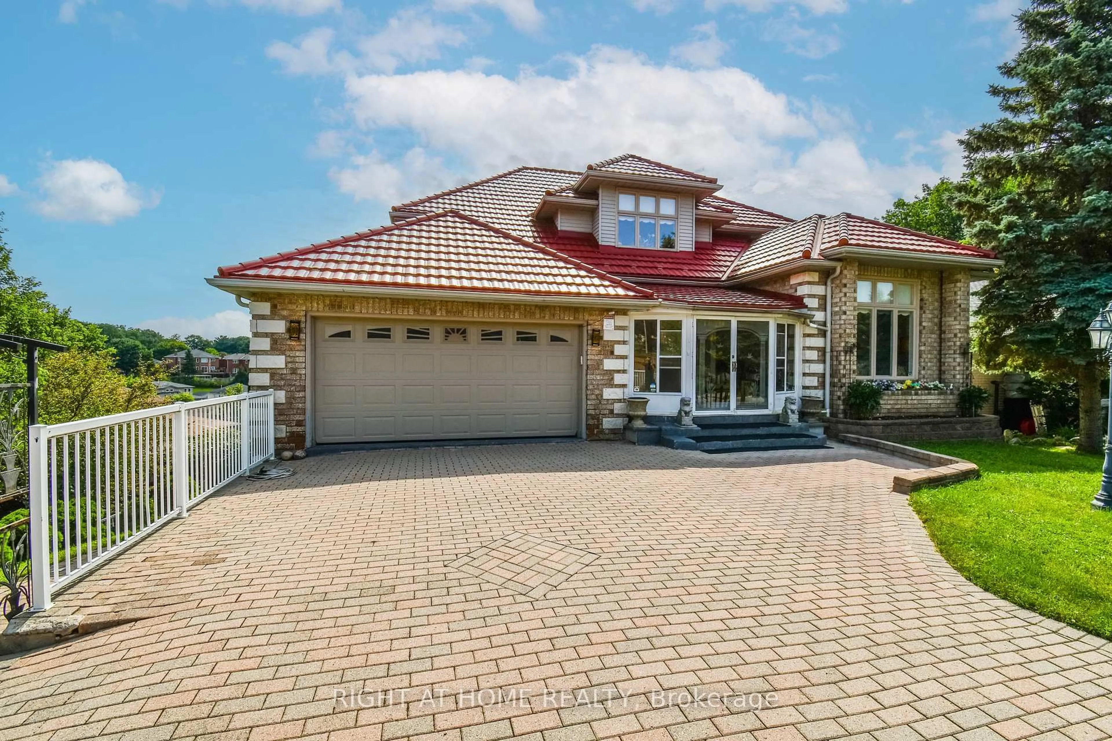 Home with brick exterior material, street for 11 Thackeray Cres, Barrie Ontario L4N 6J6