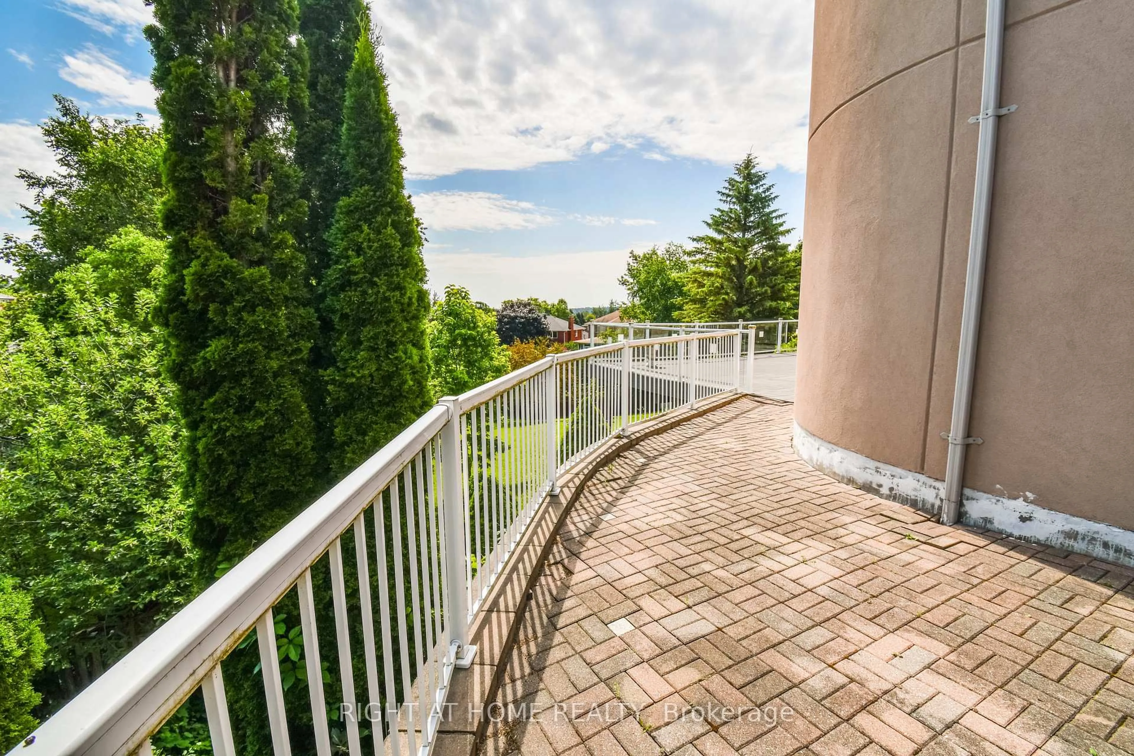 Balcony in the apartment, water/lake/river/ocean view for 11 Thackeray Cres, Barrie Ontario L4N 6J6