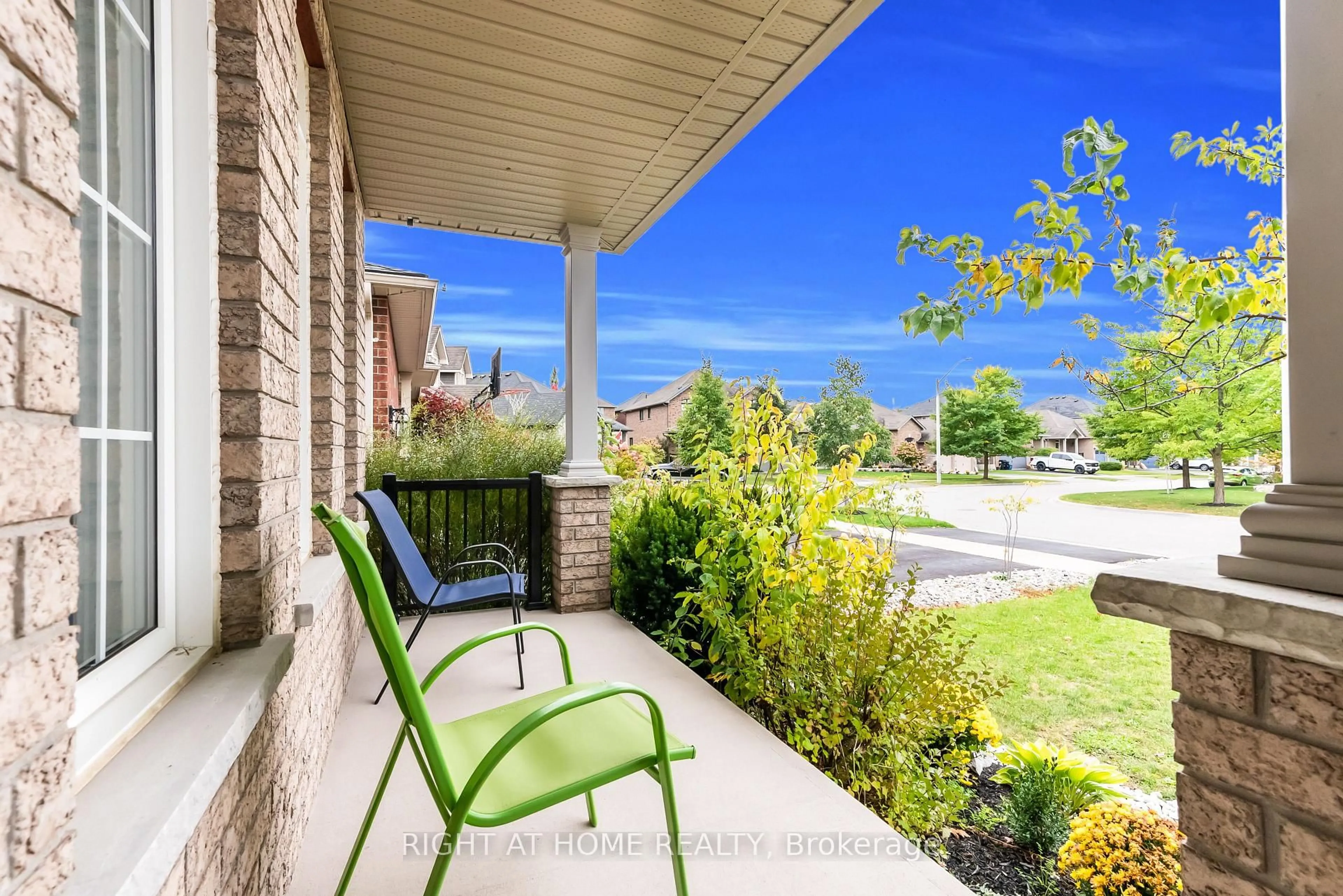 Patio, street for 79 Jewel House Lane, Barrie Ontario L4N 5X1