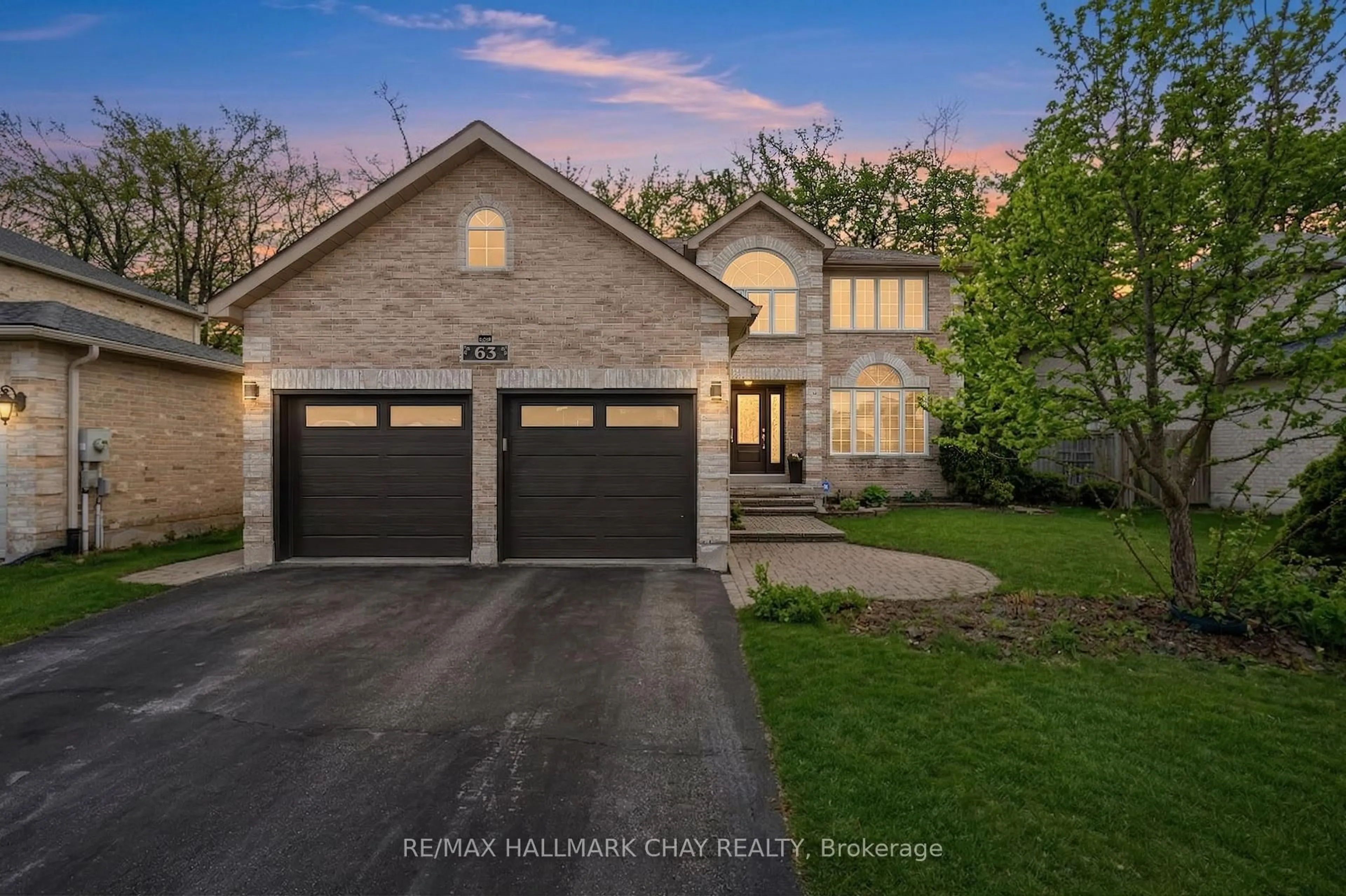 Home with brick exterior material, street for 63 Northview Cres, Barrie Ontario L4N 9T5