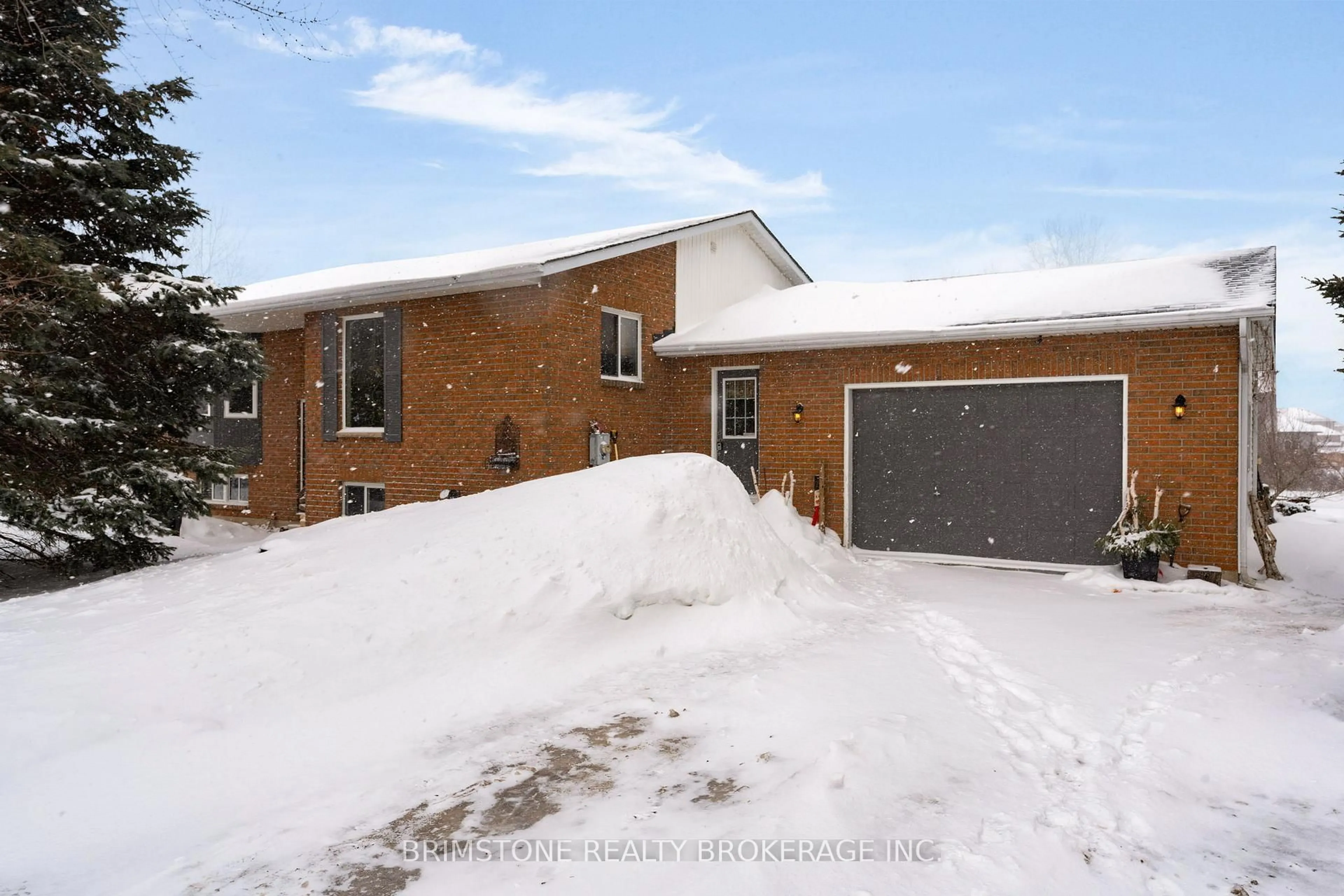 Home with brick exterior material, street for 220 Morgan Rd, Wasaga Beach Ontario L9Z 1N4