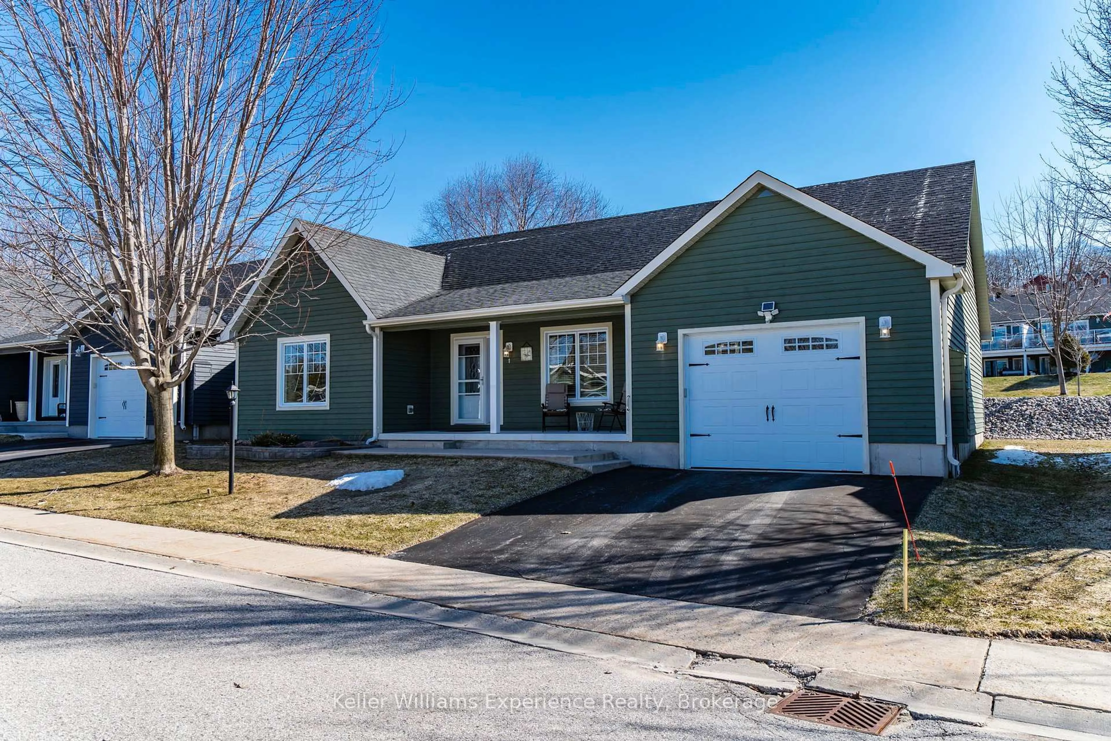 Home with brick exterior material, street for 1 Gidley Crt, Penetanguishene Ontario L9M 0A7