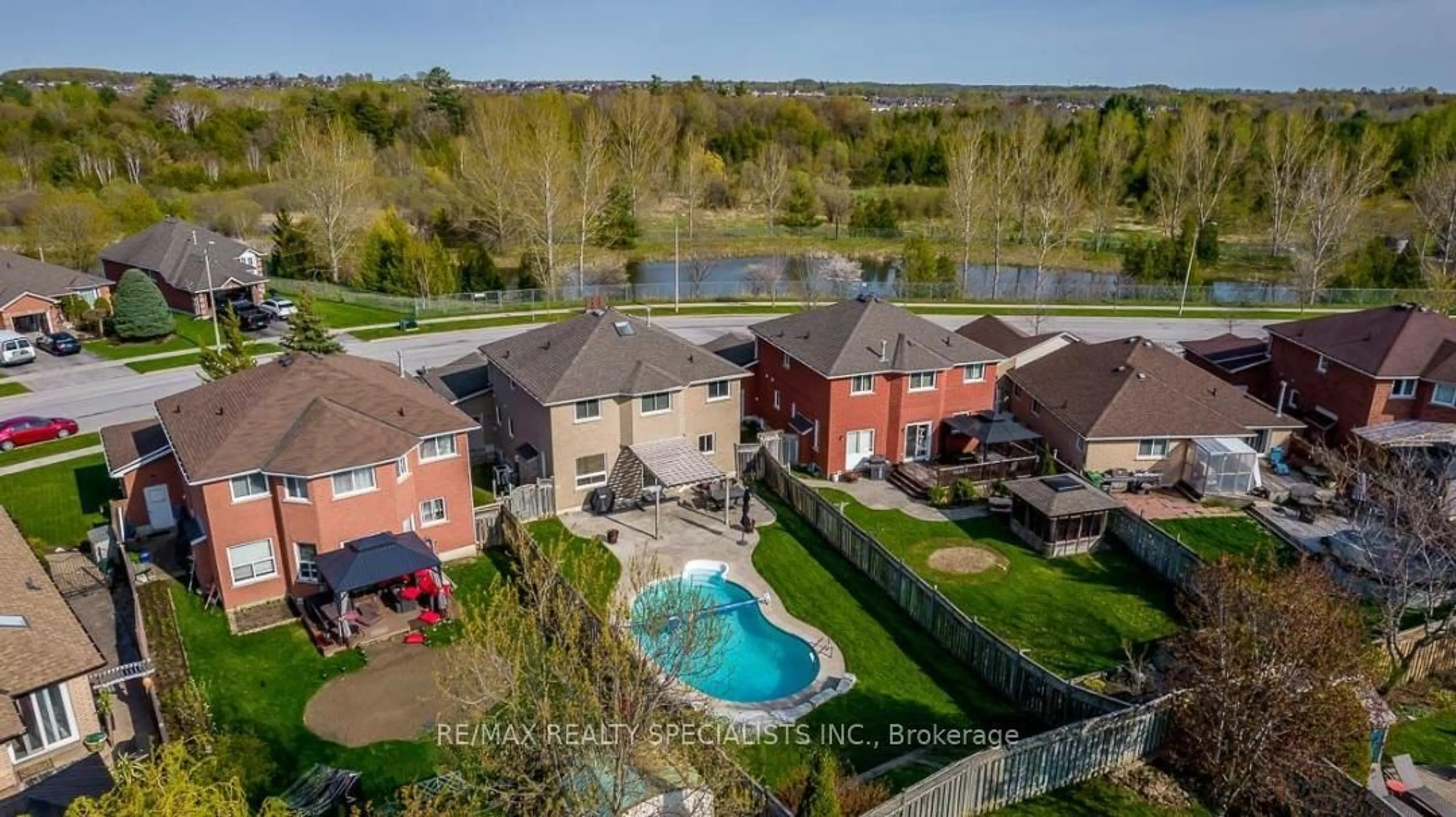 A pic from outside/outdoor area/front of a property/back of a property/a pic from drone, water/lake/river/ocean view for 88 Loon Ave, Barrie Ontario L4N 8V9