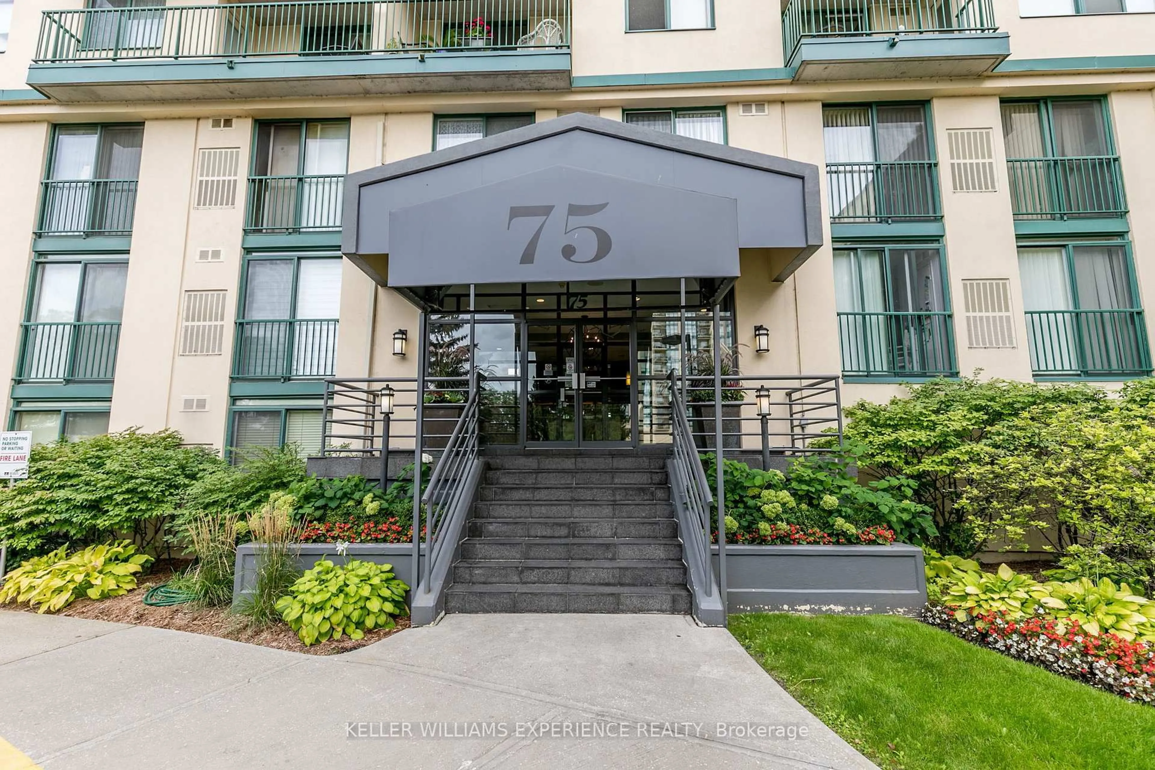 Indoor foyer for 75 Ellen St #104, Barrie Ontario L4N 7R6