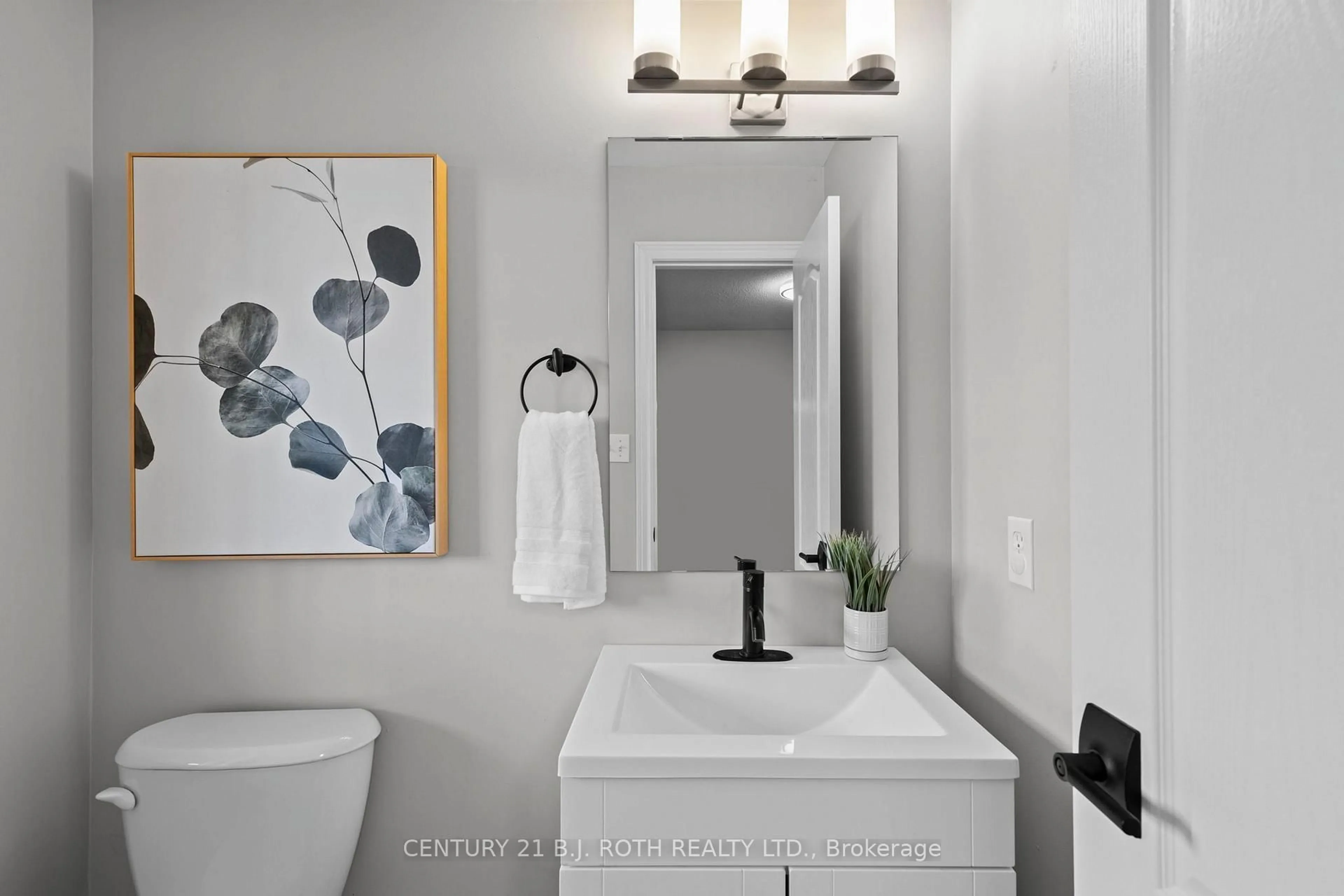Contemporary bathroom, ceramic/tile floor for 30 Megan Cres, Barrie Ontario L4N 6E2