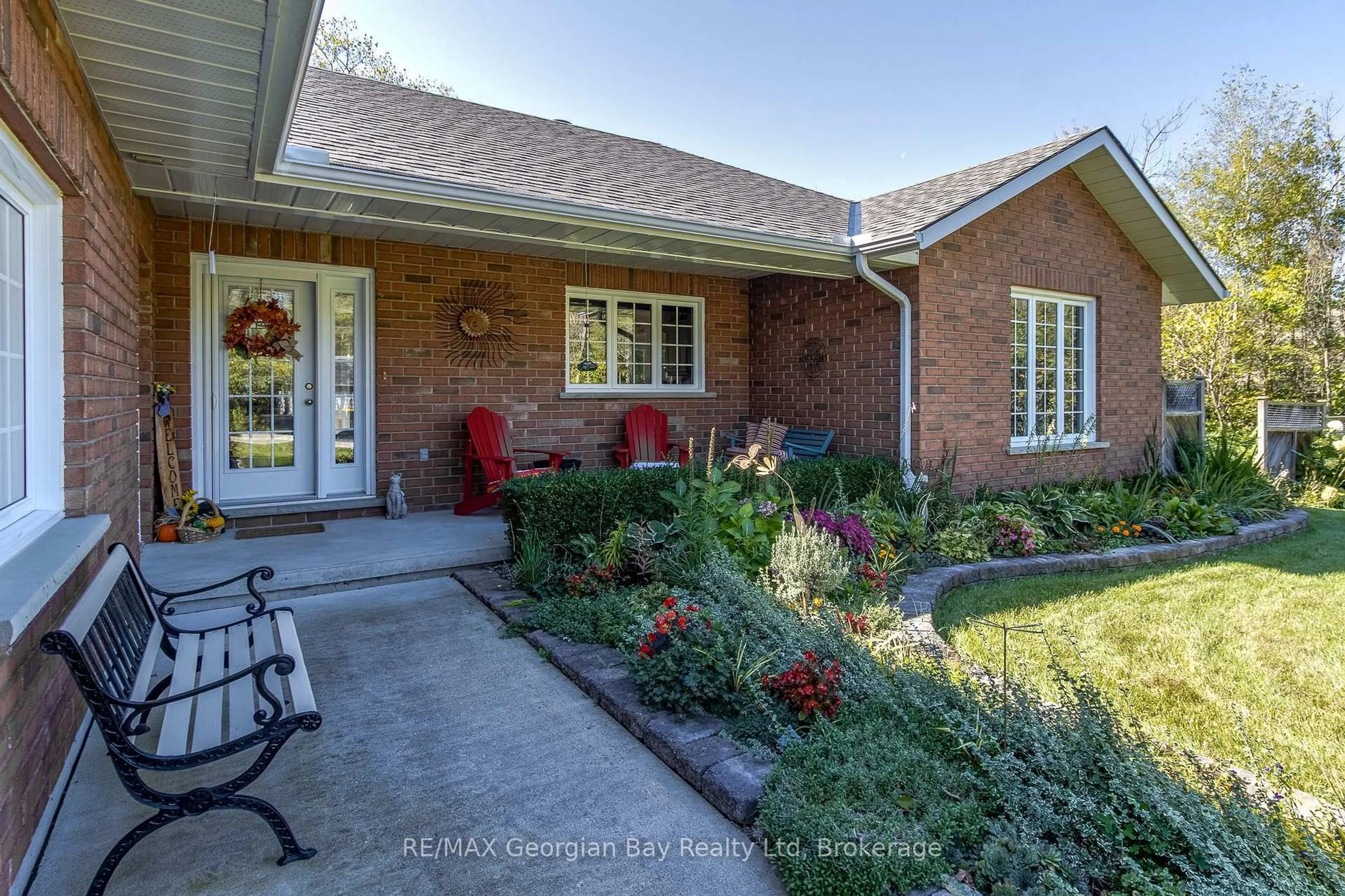 Home with brick exterior material, street for 229 Gilwood Park Dr, Penetanguishene Ontario L9M 1Z4