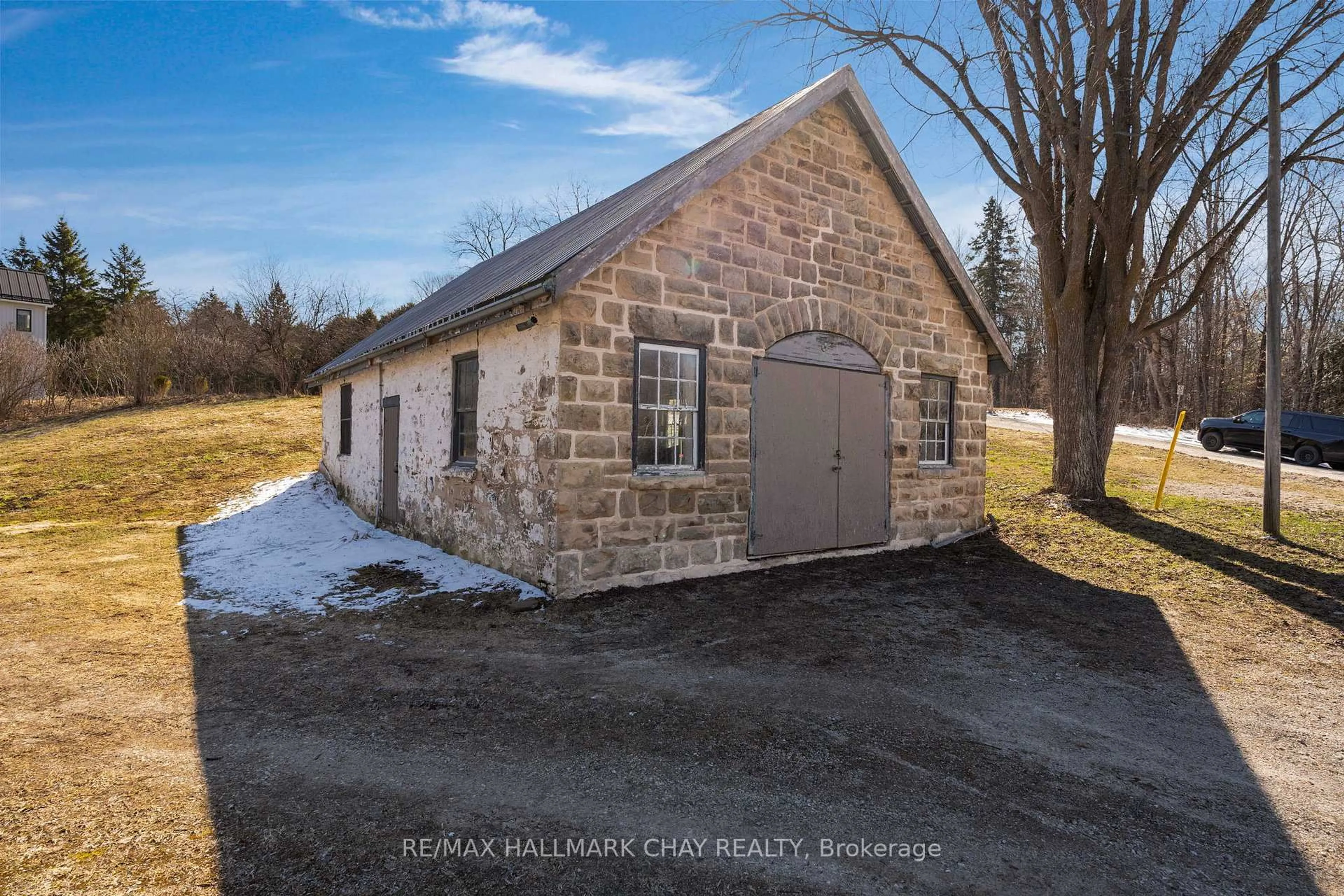 Unknown for 8997 County Road 9, Clearview Ontario L0M 1G0