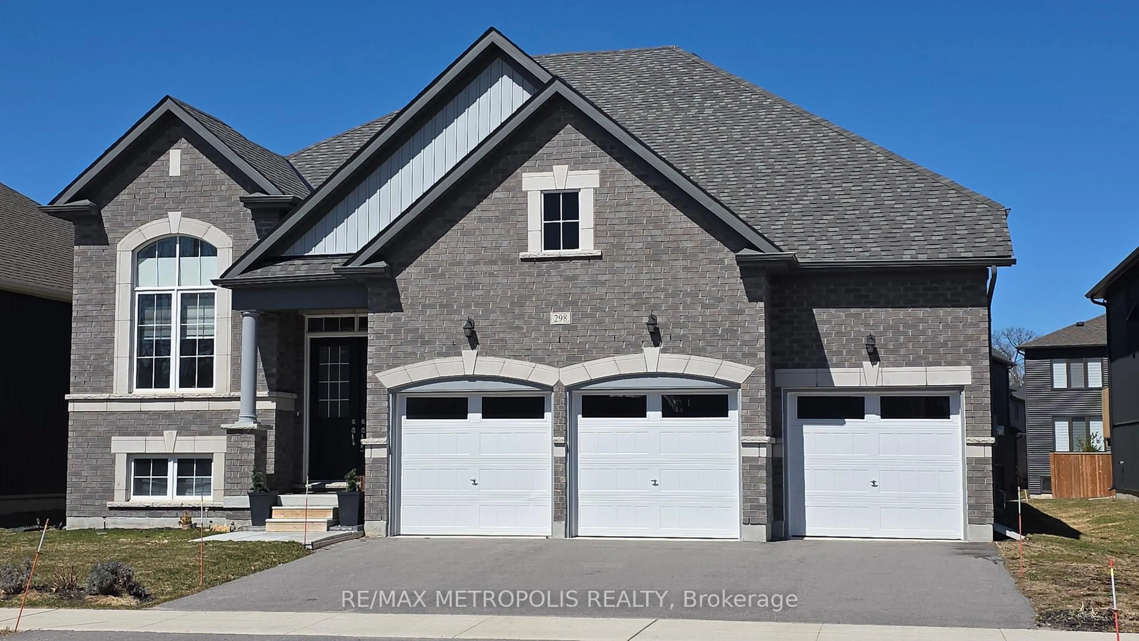 Home with brick exterior material, street for 298 Ramblewood Dr, Wasaga Beach Ontario L9Z 0C4