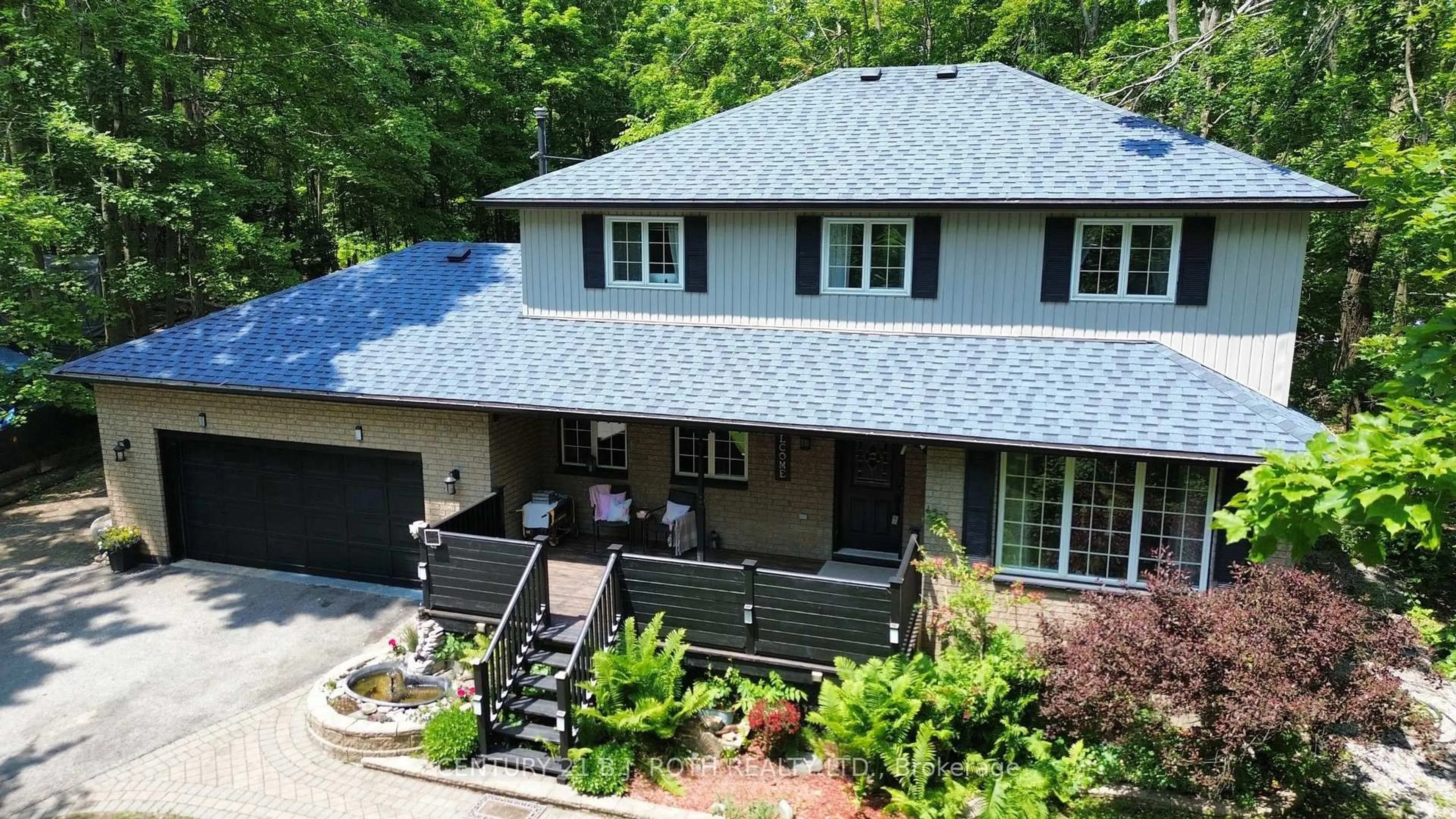 A pic from outside/outdoor area/front of a property/back of a property/a pic from drone, street for 53 SLALOM Dr, Oro-Medonte Ontario L0K 1N0