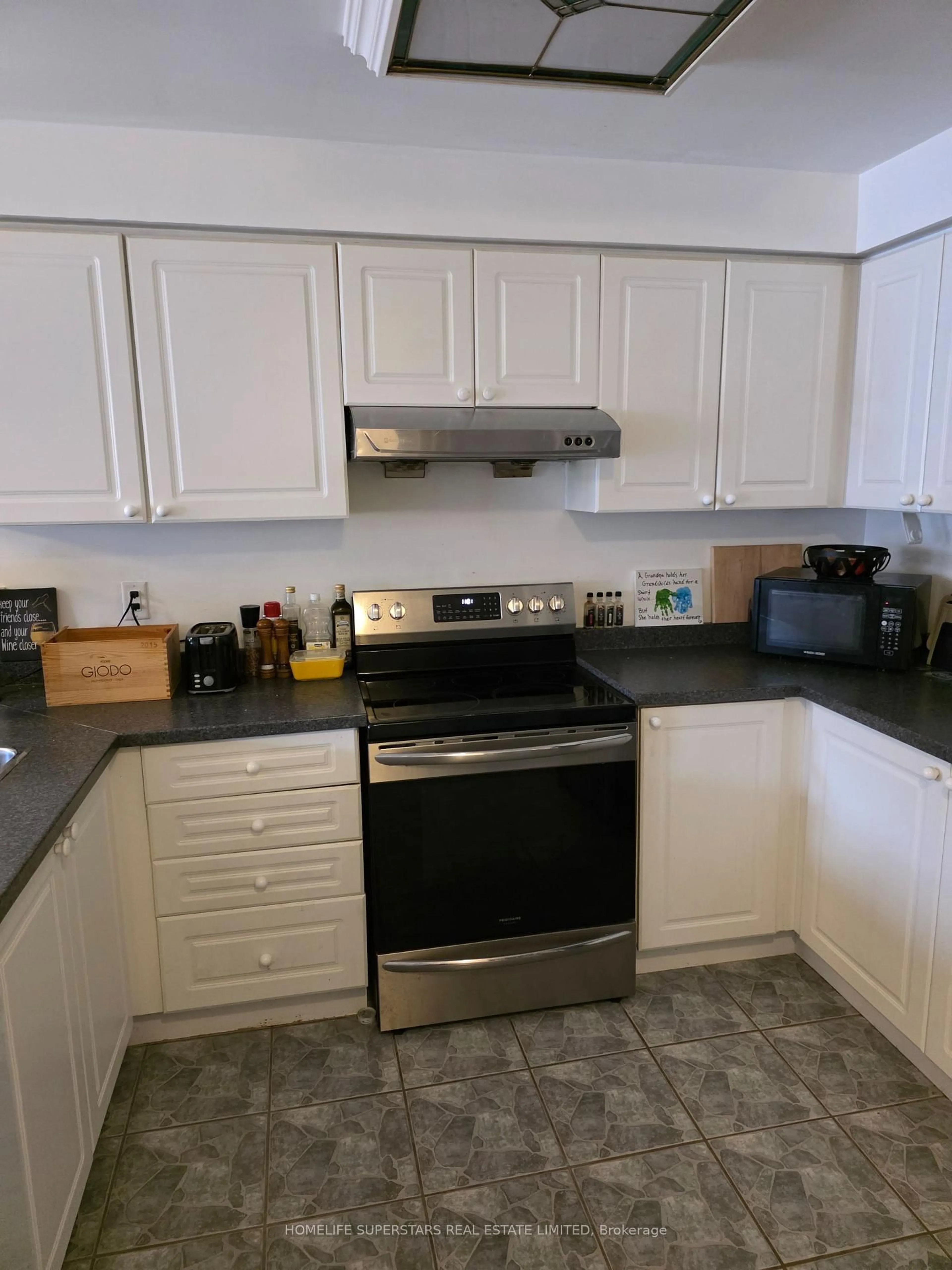 Standard kitchen, unknown for 371 Ferndale Dr, Barrie Ontario L4N 9Y8