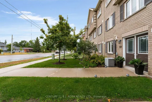 221 Harvie Rd, Barrie 4