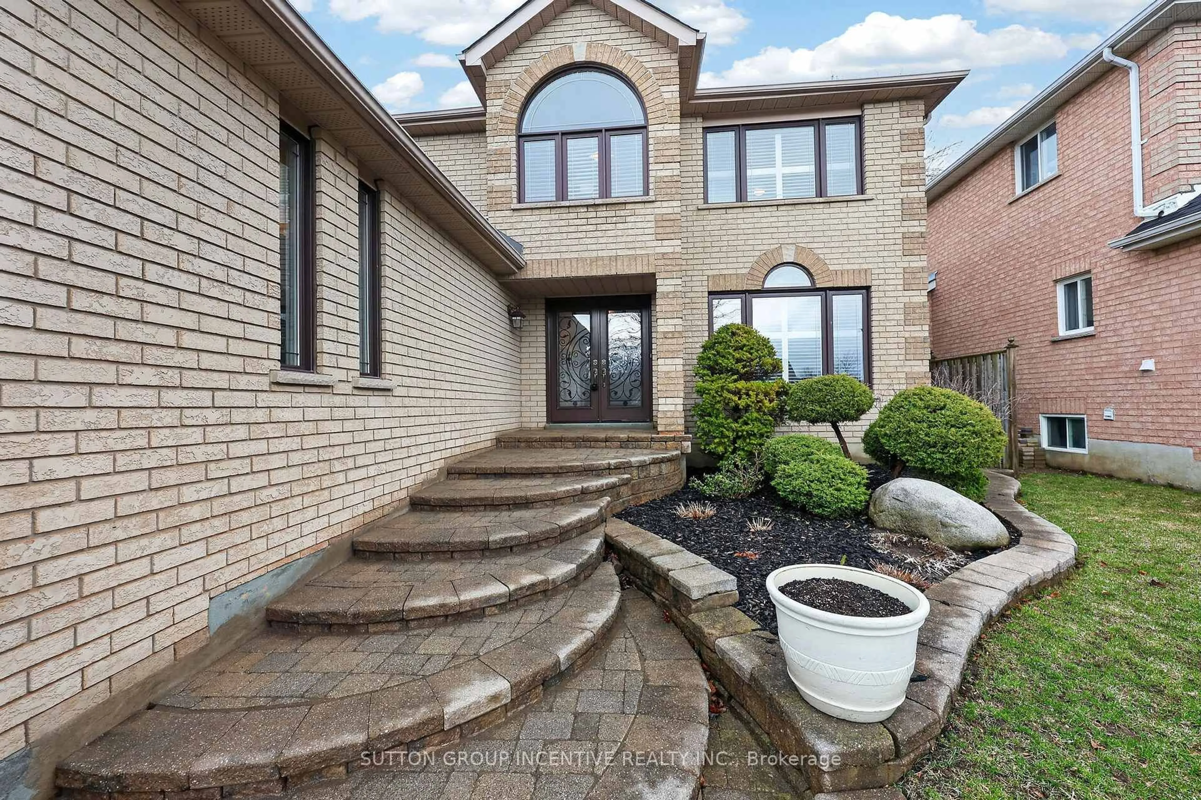 Home with brick exterior material, street for 4 Chantal St, Barrie Ontario L4N 9S4