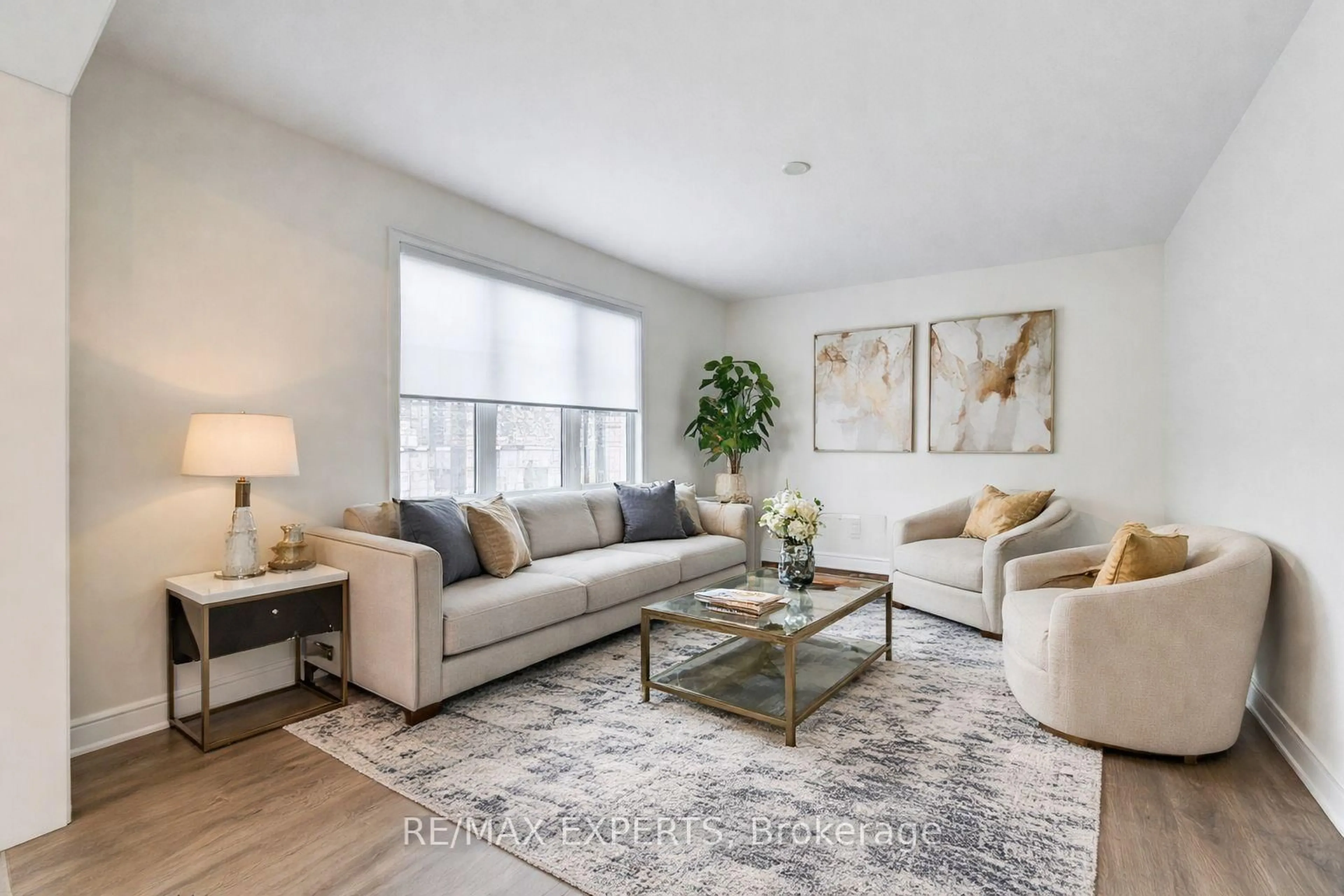 Living room with furniture, unknown for 62 Season Cres, Wasaga Beach Ontario L9Z 0M5