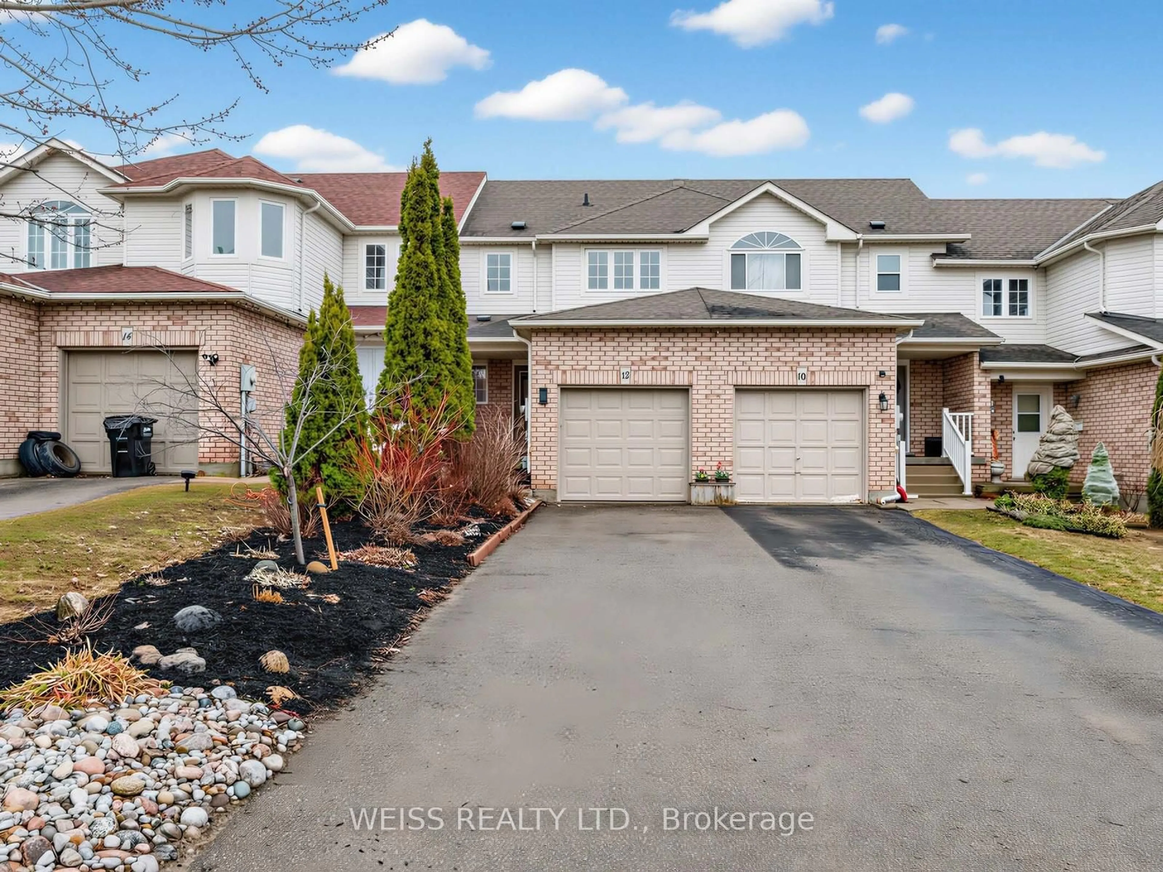 A pic from outside/outdoor area/front of a property/back of a property/a pic from drone, street for 12 Sunset Pl, Barrie Ontario L4N 0T7