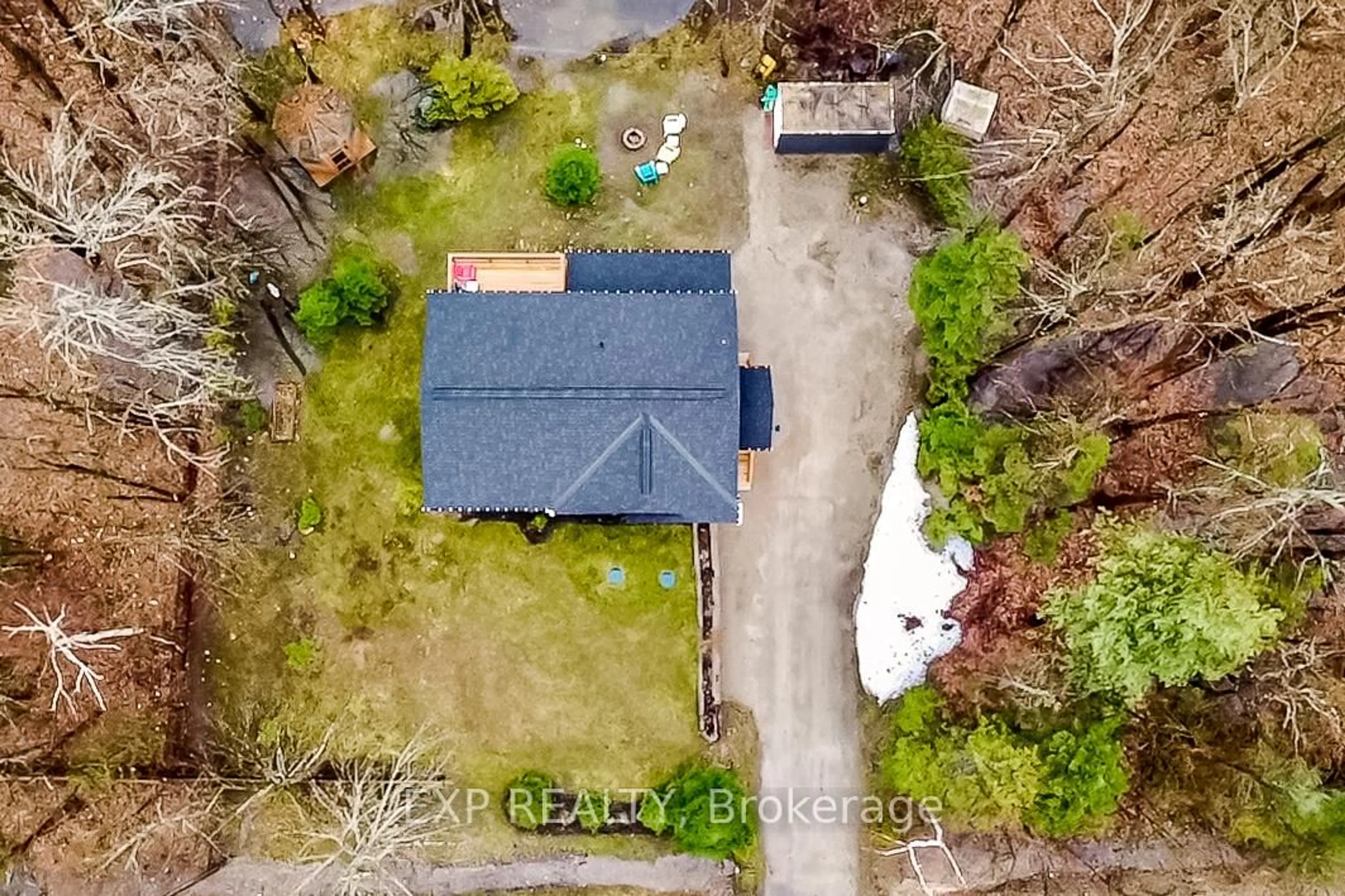 A pic from outside/outdoor area/front of a property/back of a property/a pic from drone, street for 39 Becketts Sdrd, Tay Ontario L0K 2C0