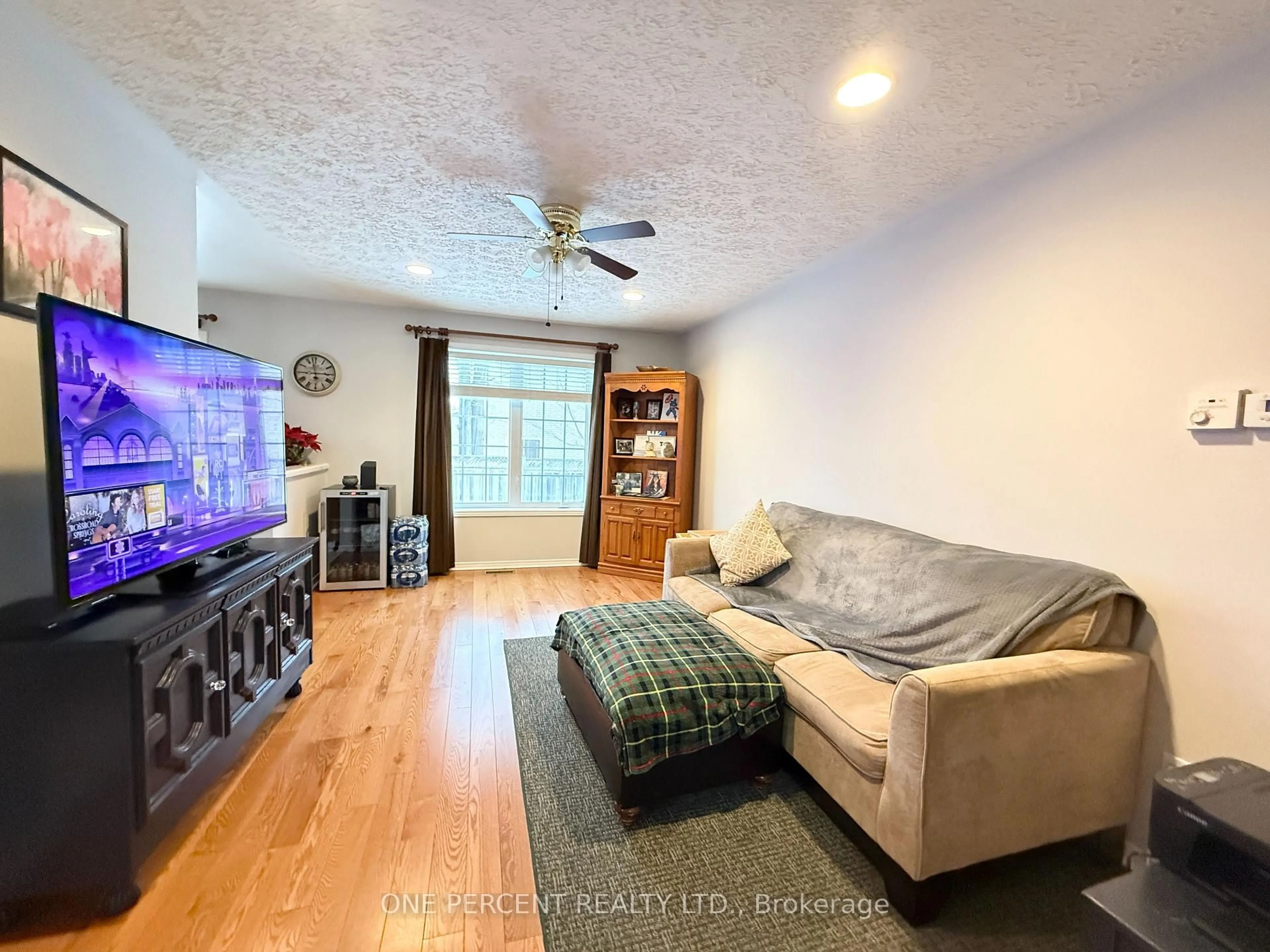 Unknown for 872 Dominion Ave, Midland Ontario L4R 5K8