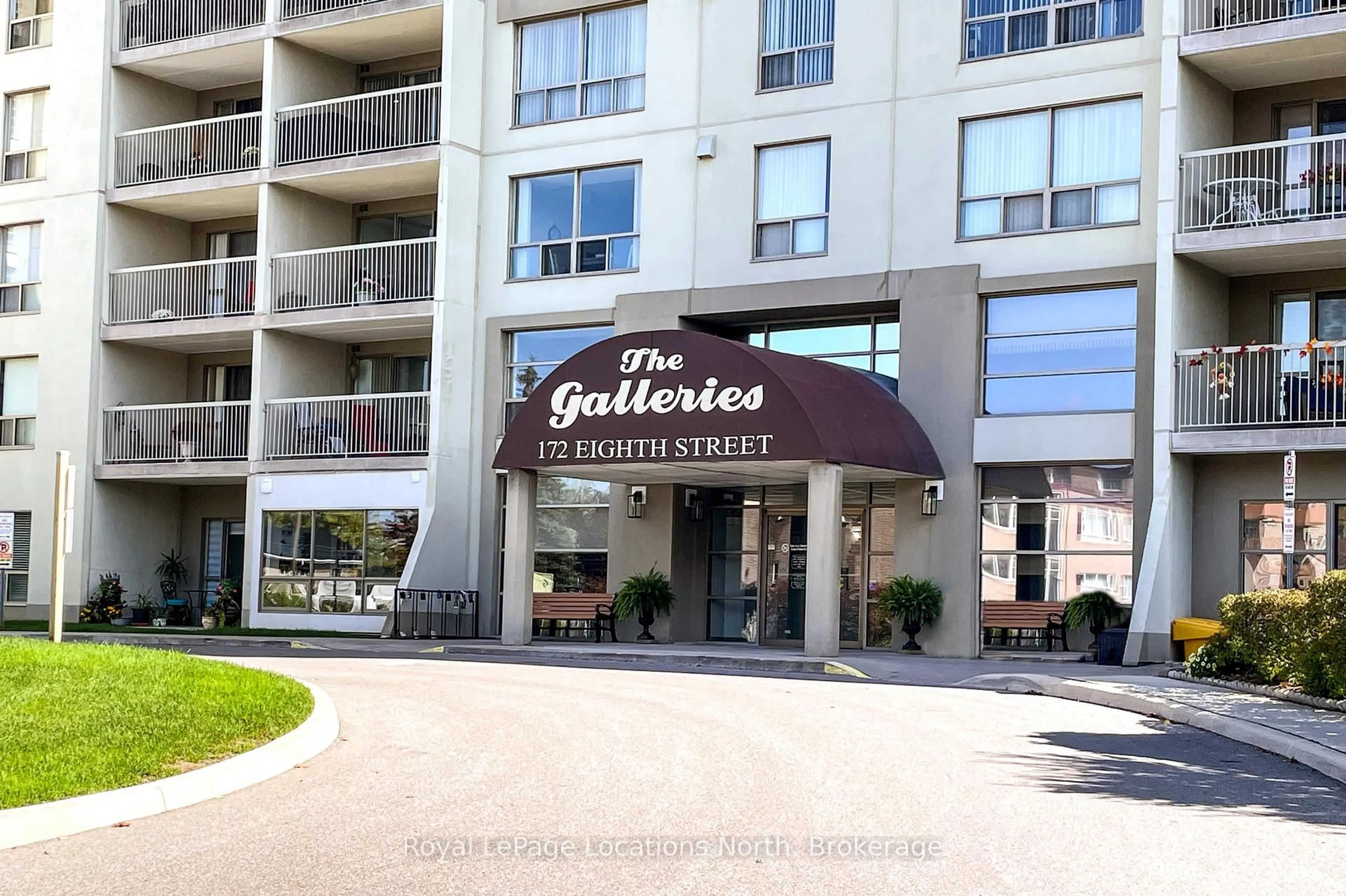 Indoor foyer for 172 Eighth St #307, Collingwood Ontario L9Y 4T2