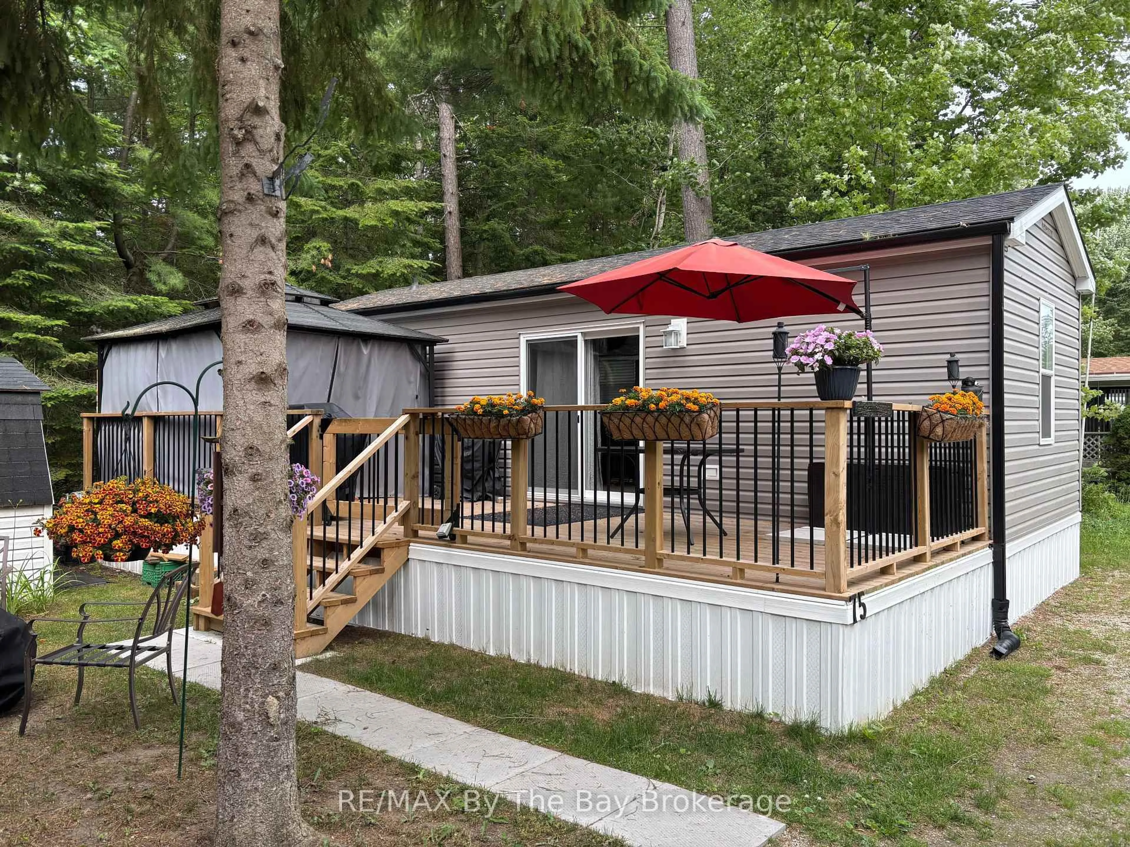 Patio, unknown for 85 THEME PARK Dr #75, Wasaga Beach Ontario L9Z 1X7