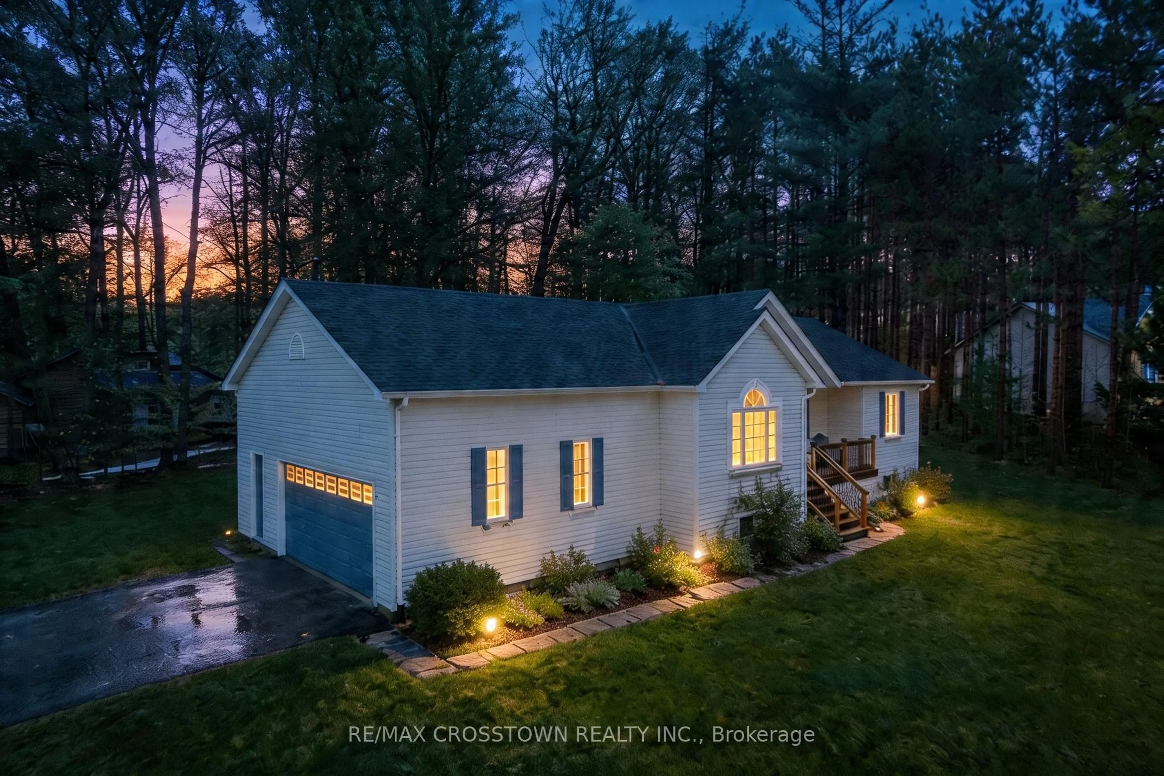 A pic from outside/outdoor area/front of a property/back of a property/a pic from drone, unknown for 9 MONICA Crt, Oro-Medonte Ontario L0K 1E0