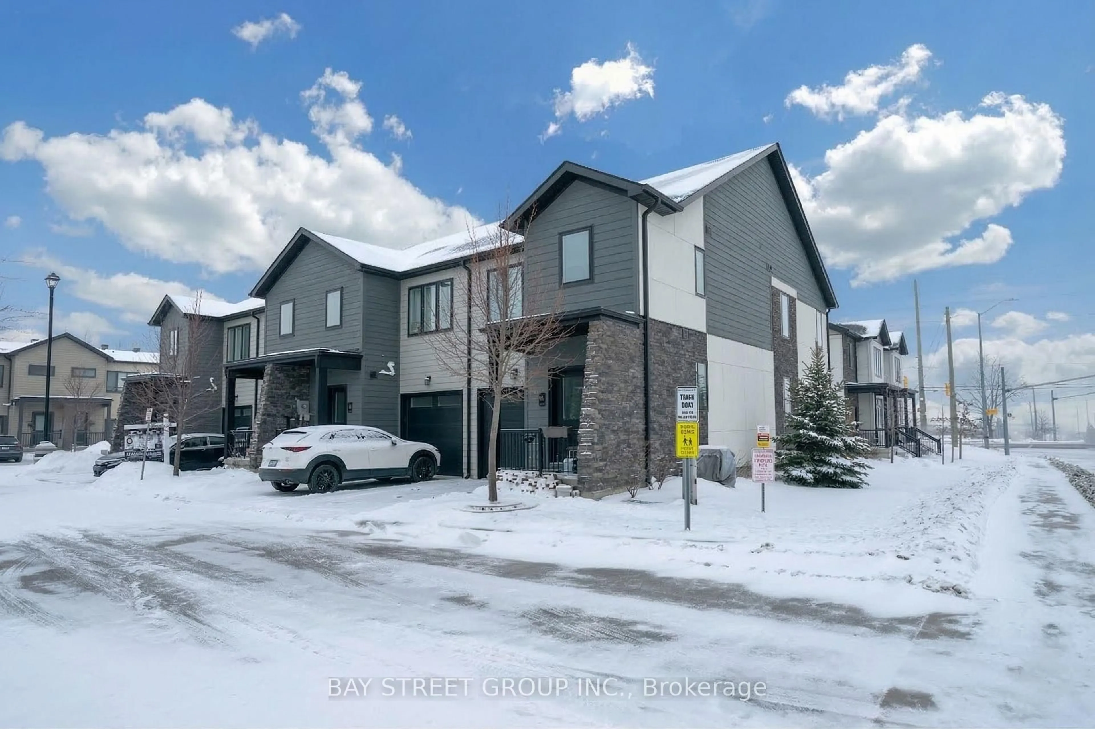 A pic from outside/outdoor area/front of a property/back of a property/a pic from drone, street for 1 Stonehart Lane #22, Barrie Ontario L4M 7E8