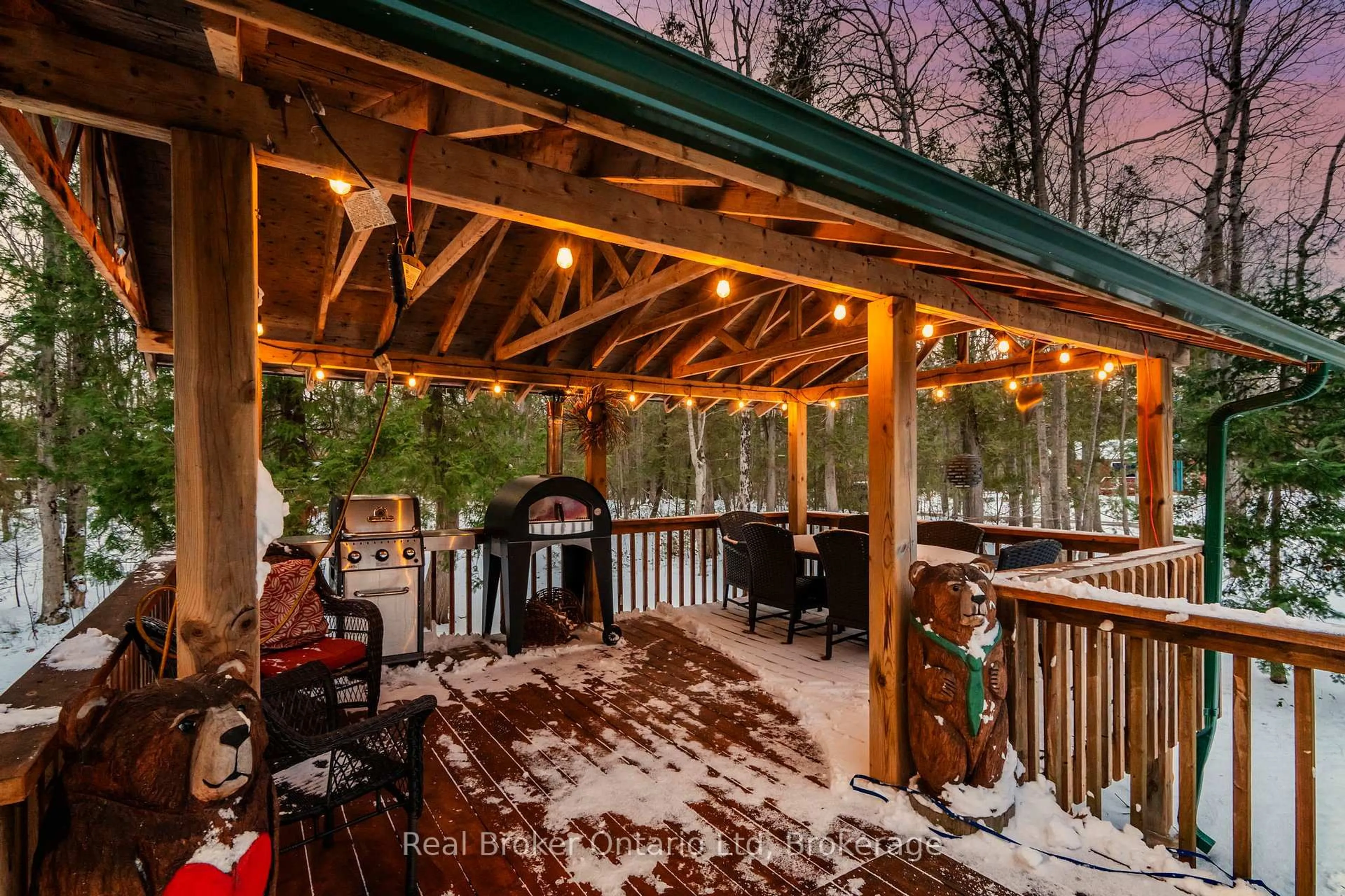 Patio, unknown for 23 Crown Crt, Tiny Ontario L9M 0J1