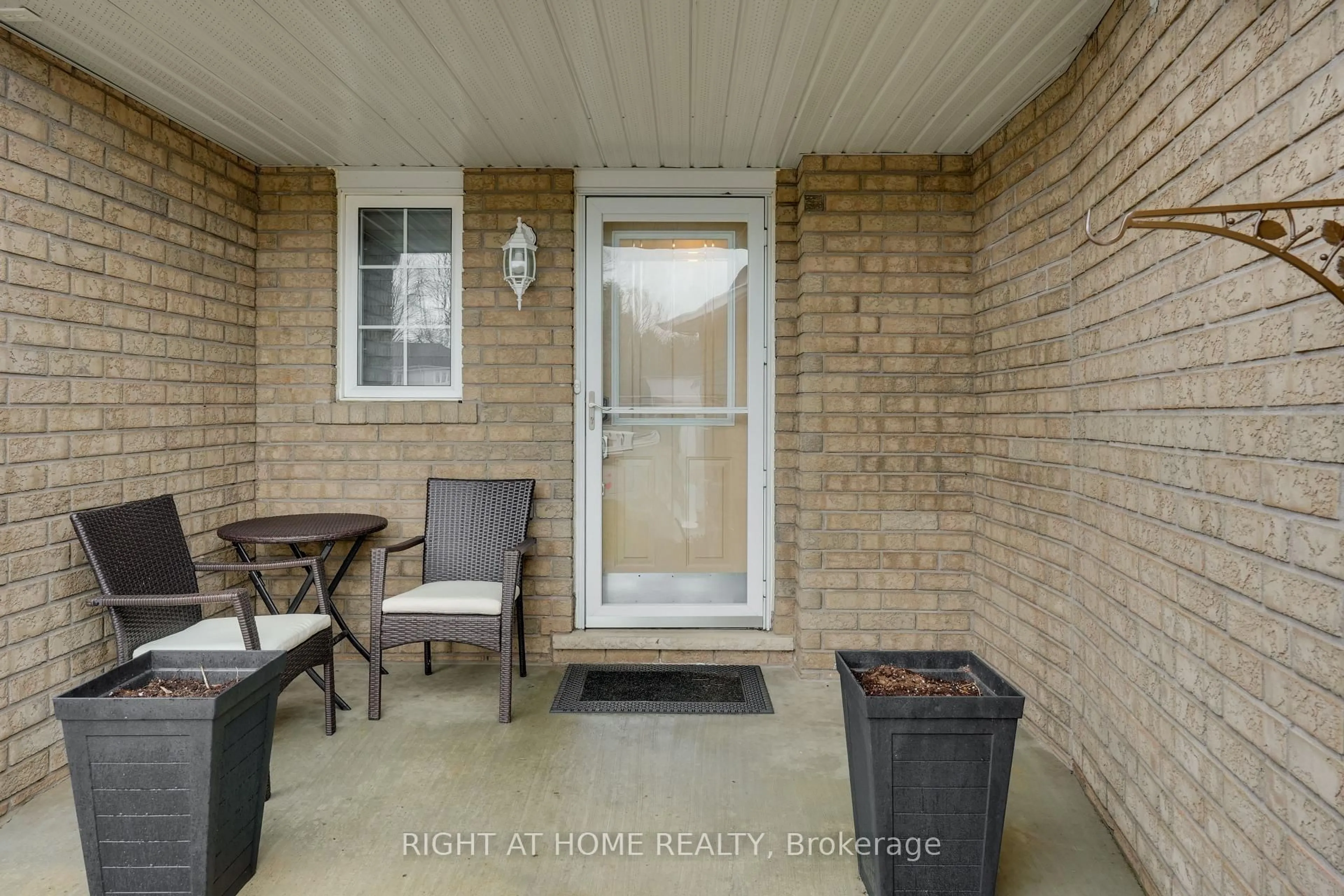 Unknown for 22 Sunset Pl, Barrie Ontario L4N 0T7