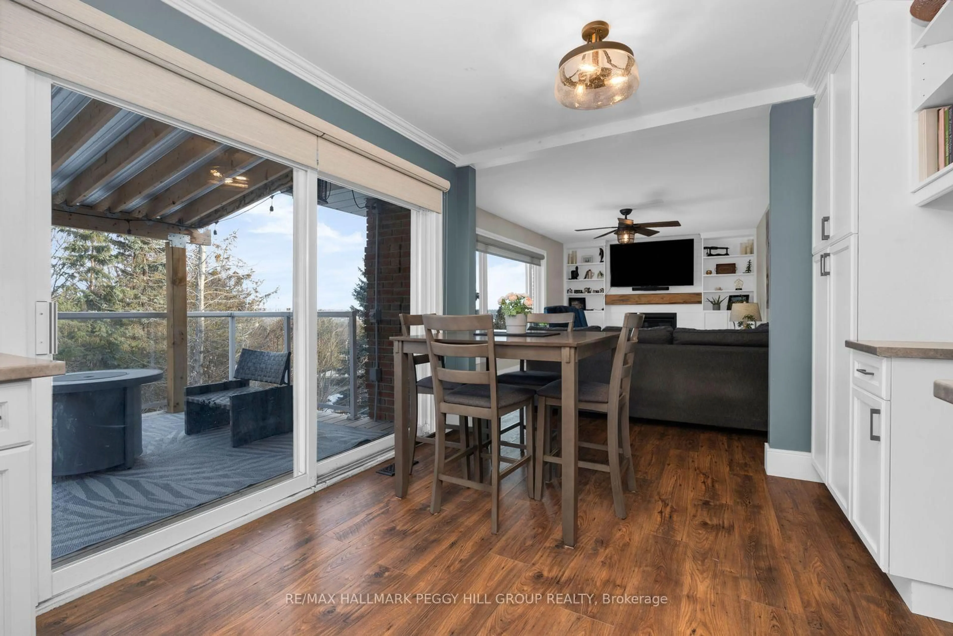 Open concept kitchen, wood/laminate floor for 12 Peacock Lane, Barrie Ontario L4N 3R5